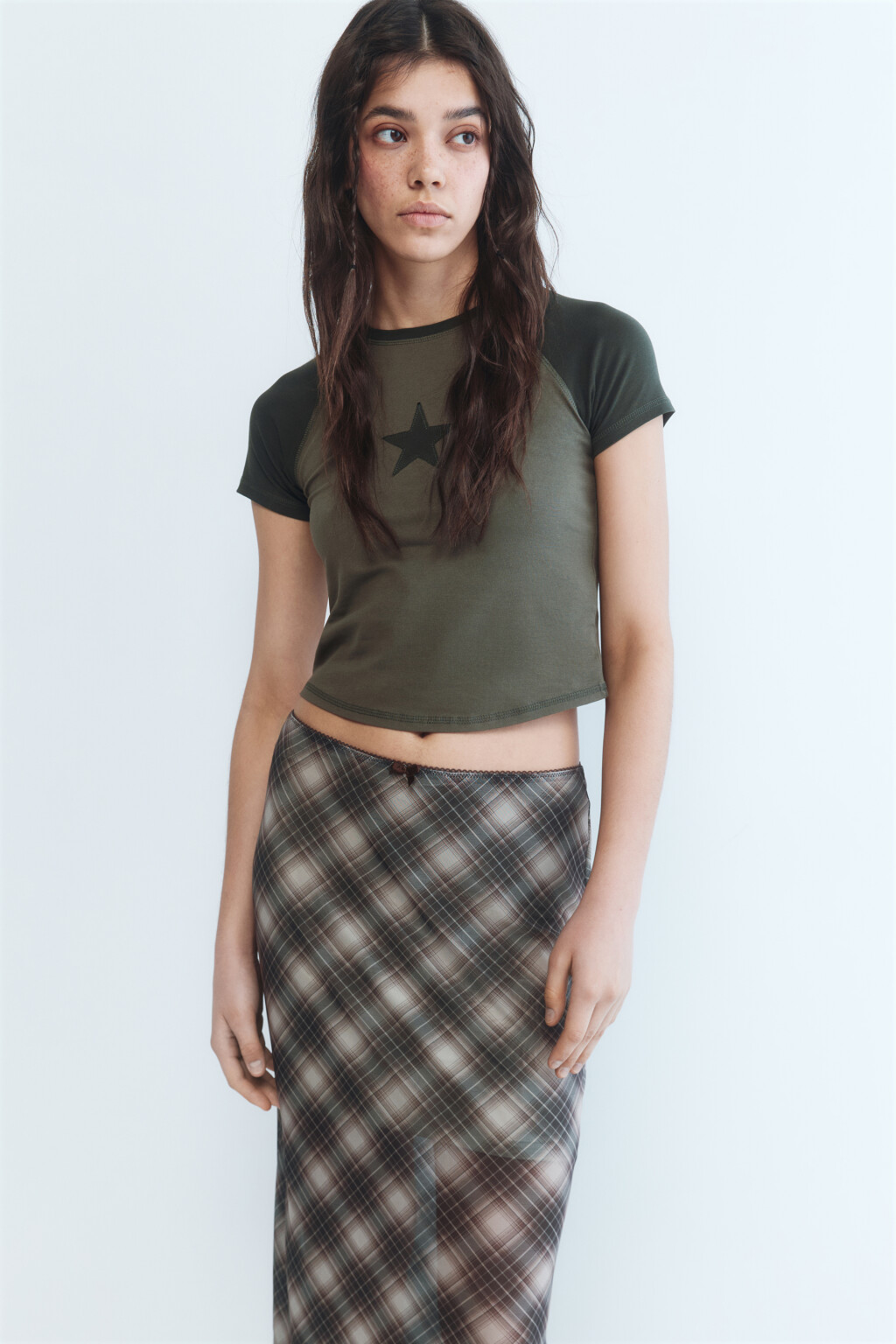 Футболка-топ с вышивкой на груди - цвет зеленый - 1