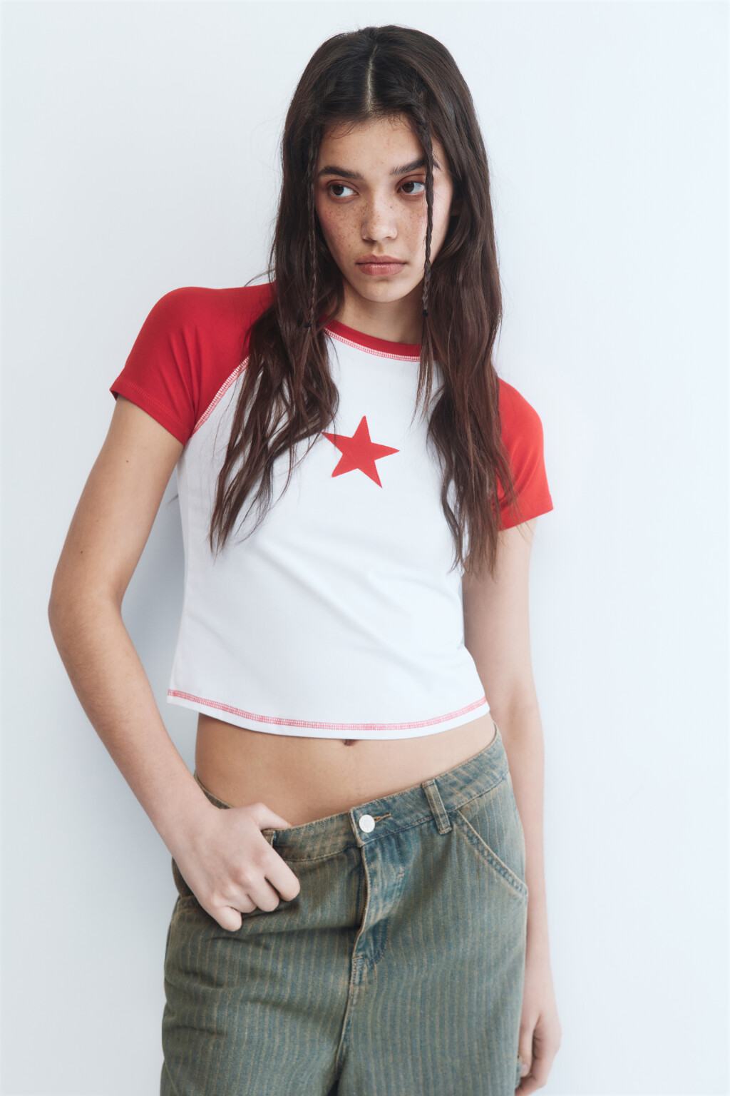 Футболка-топ с вышивкой на груди - цвет красный - 1