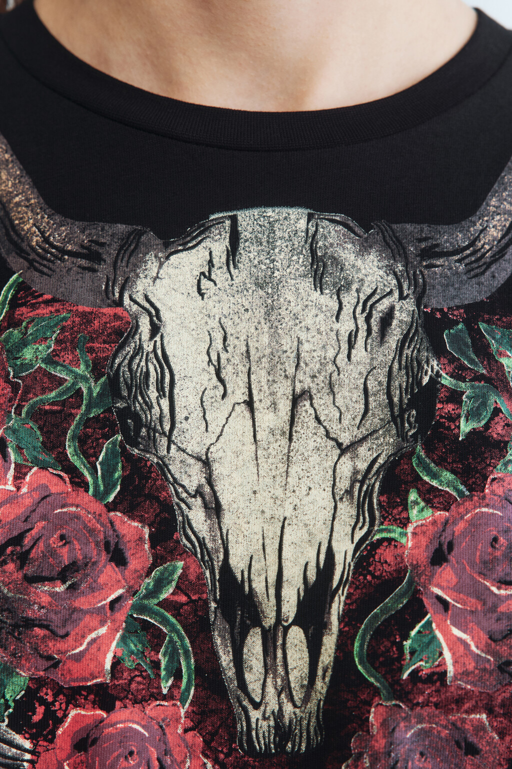 Футболка укороченная с длинной бахромой - цвет черный - 6