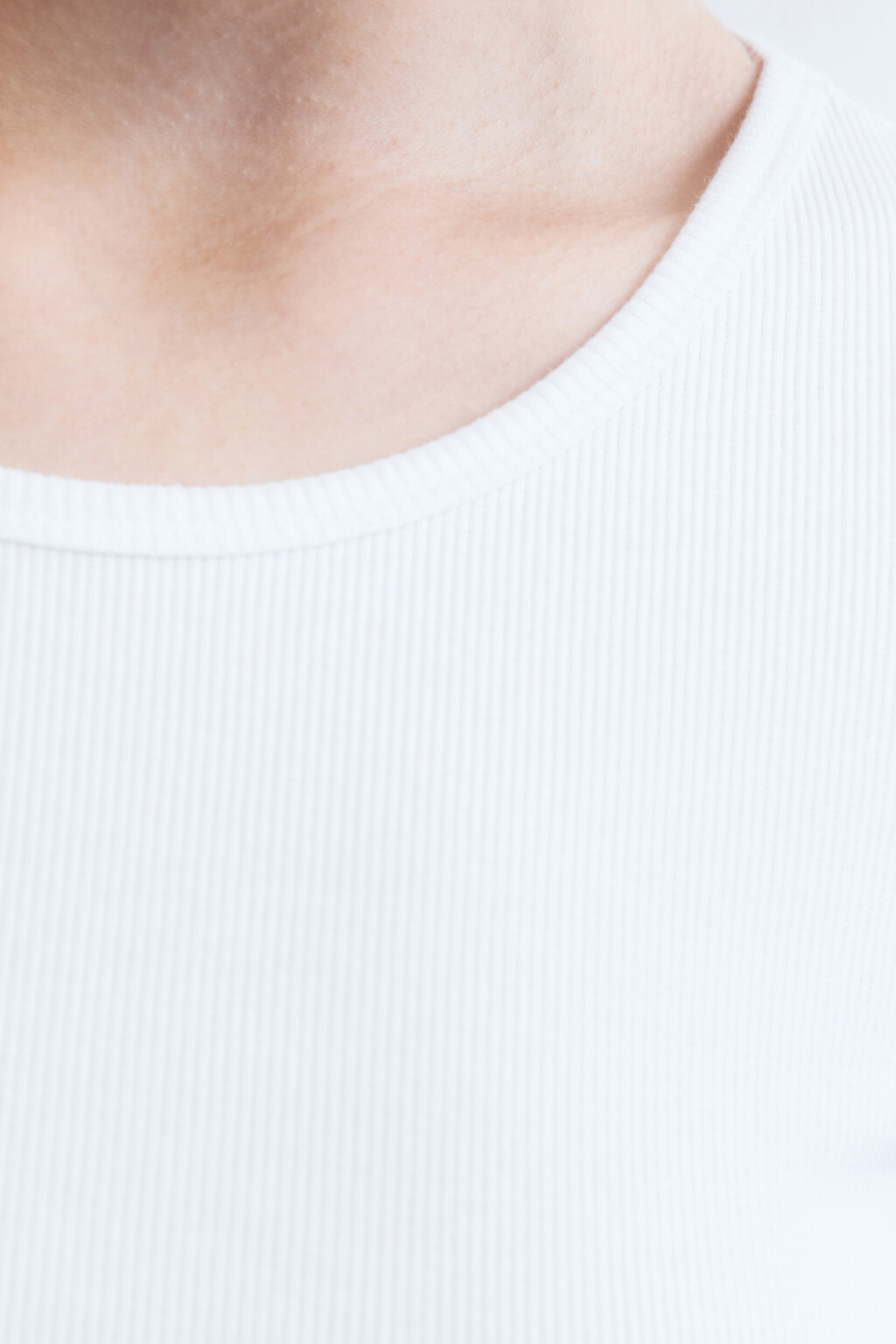 Футболка-топ облегающая в рубчик - цвет белый - 6