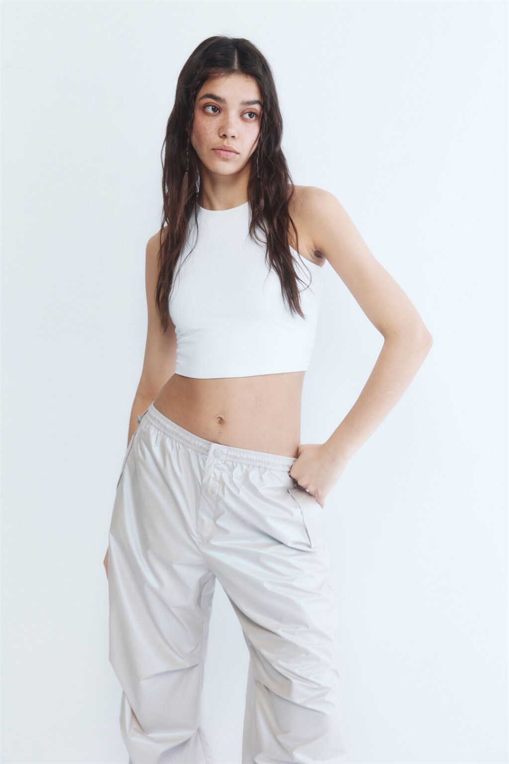 Майка укороченная с подкладкой на груди - цвет белый - 1