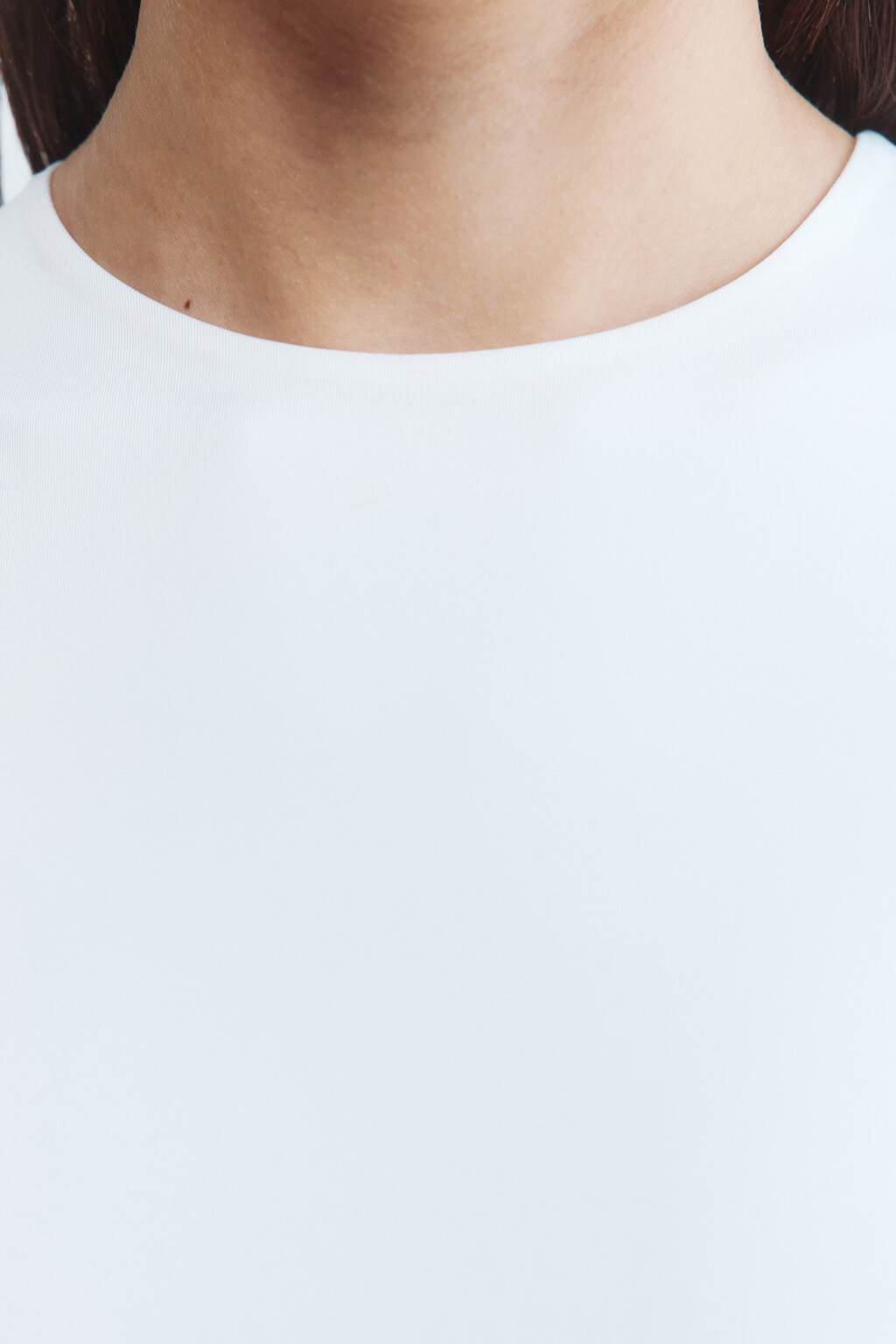 Майка укороченная с подкладкой на груди - цвет белый - 6