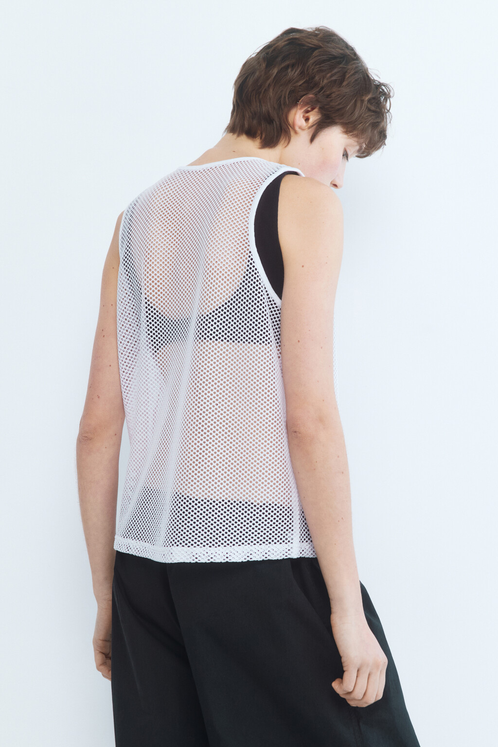 Майка свободная из сетки - цвет белый - 4