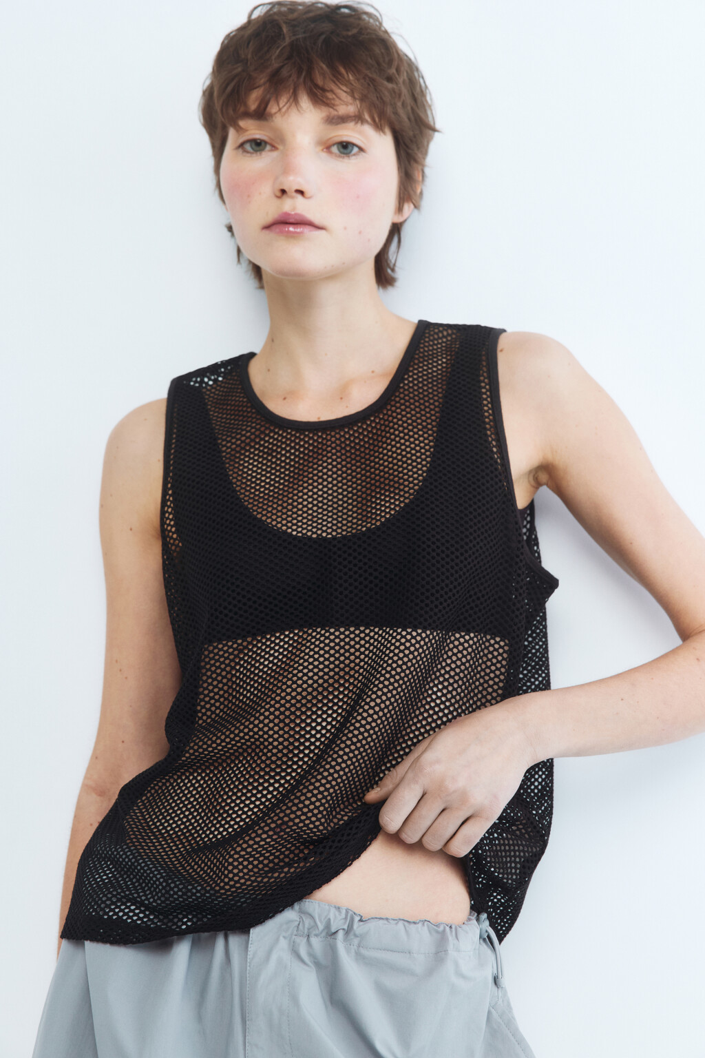 Майка свободная из сетки - цвет черный - 1