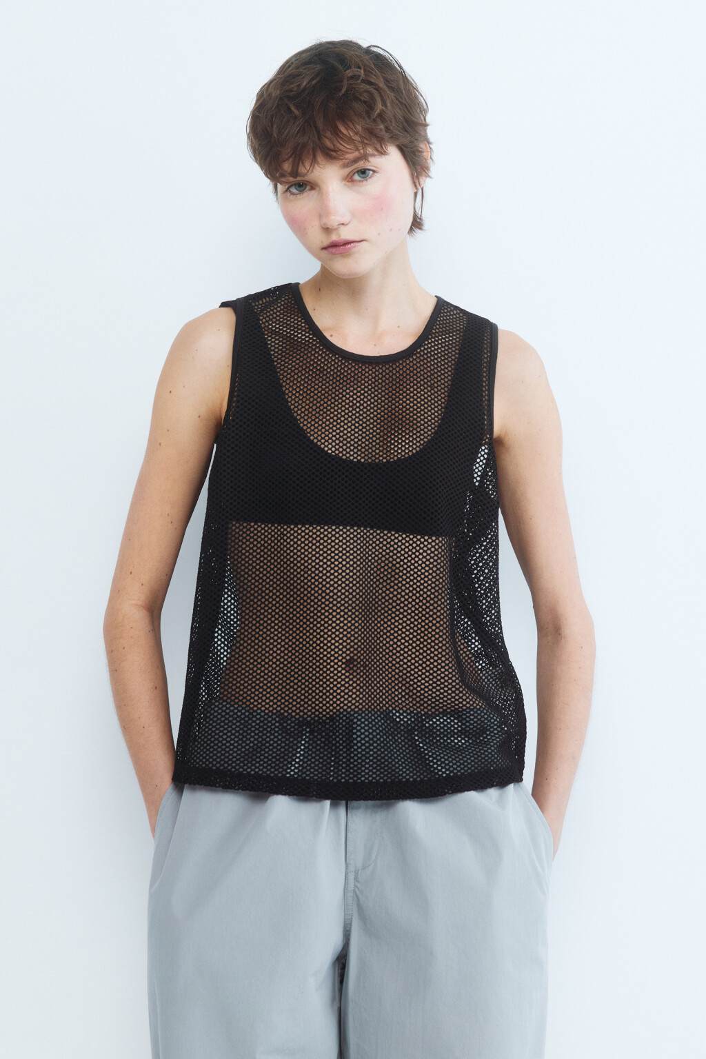 Майка свободная из сетки - цвет черный - 2