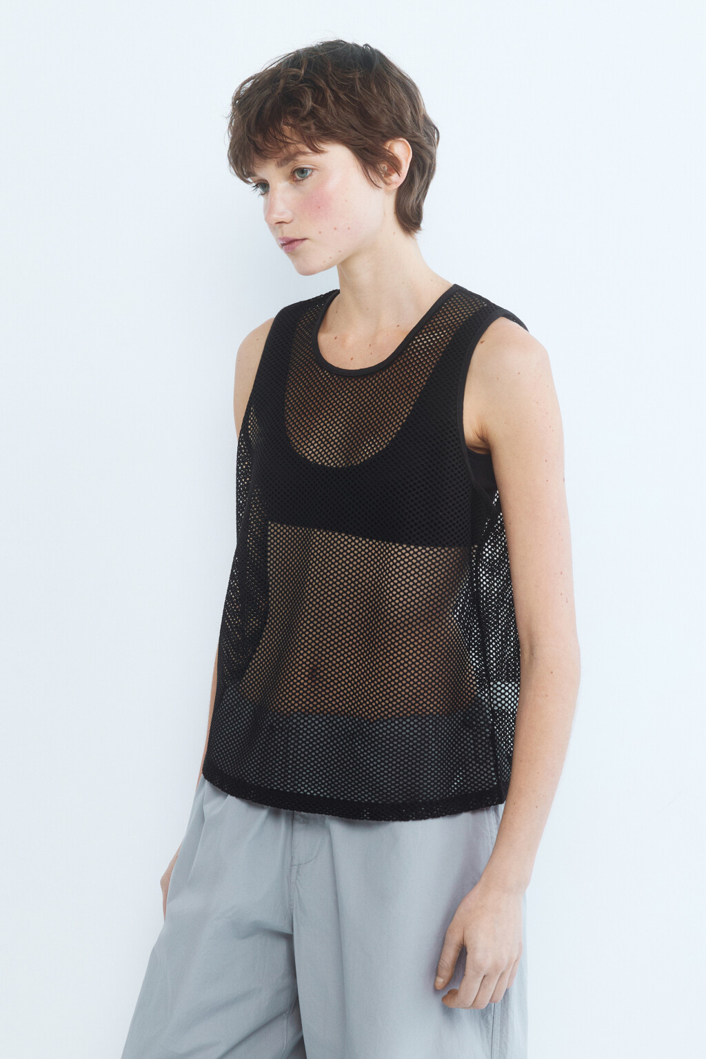 Майка свободная из сетки - цвет черный - 3