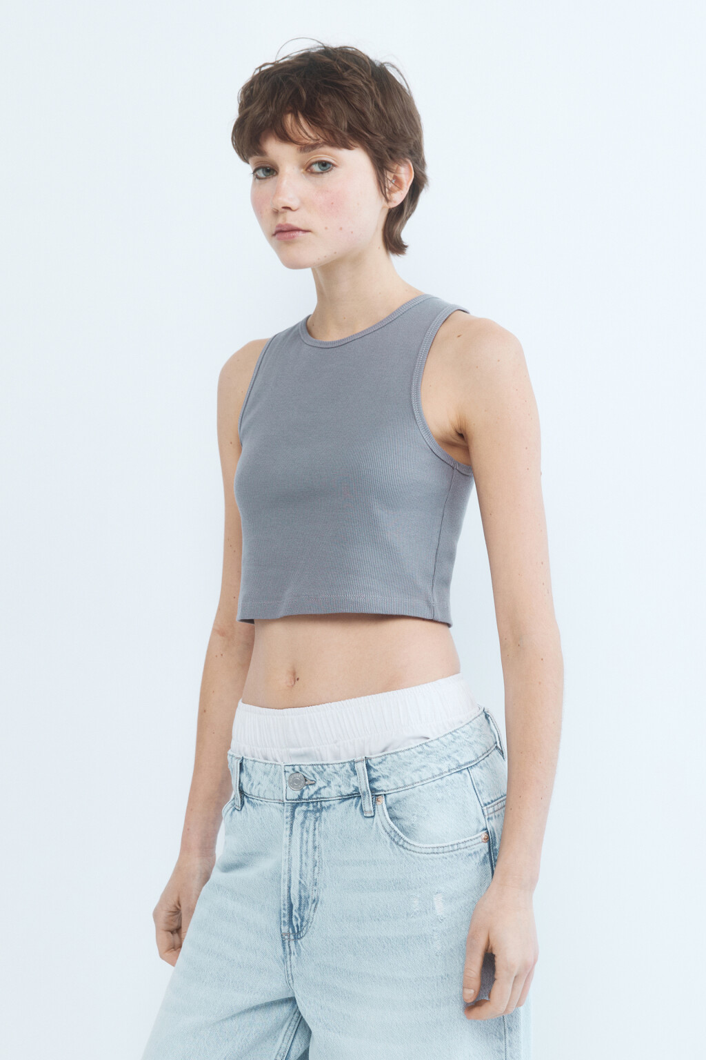Майка-топ укороченная в рубчик - цвет серый - 3