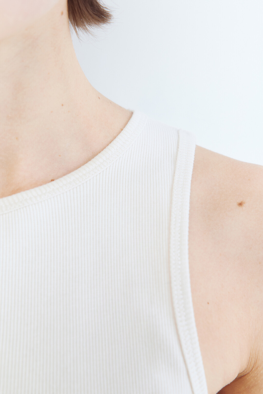 Майка-топ укороченная в рубчик - цвет бежевый - 6