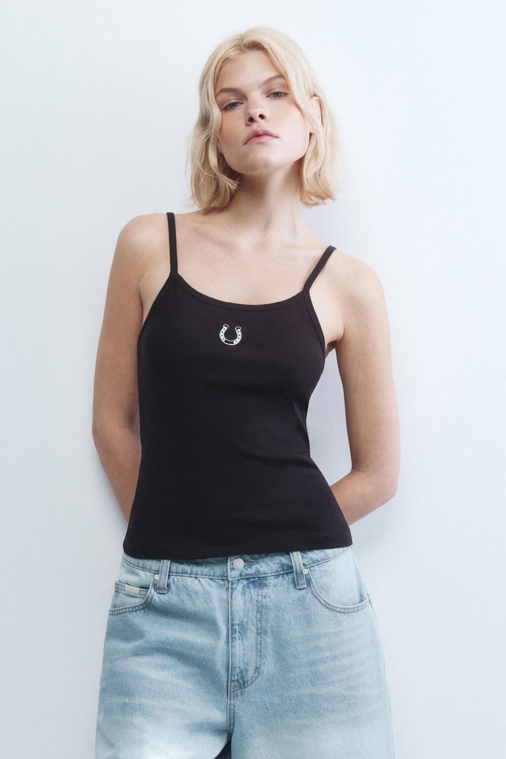 Майка-топ на бретельках с принтом - цвет черный - 2