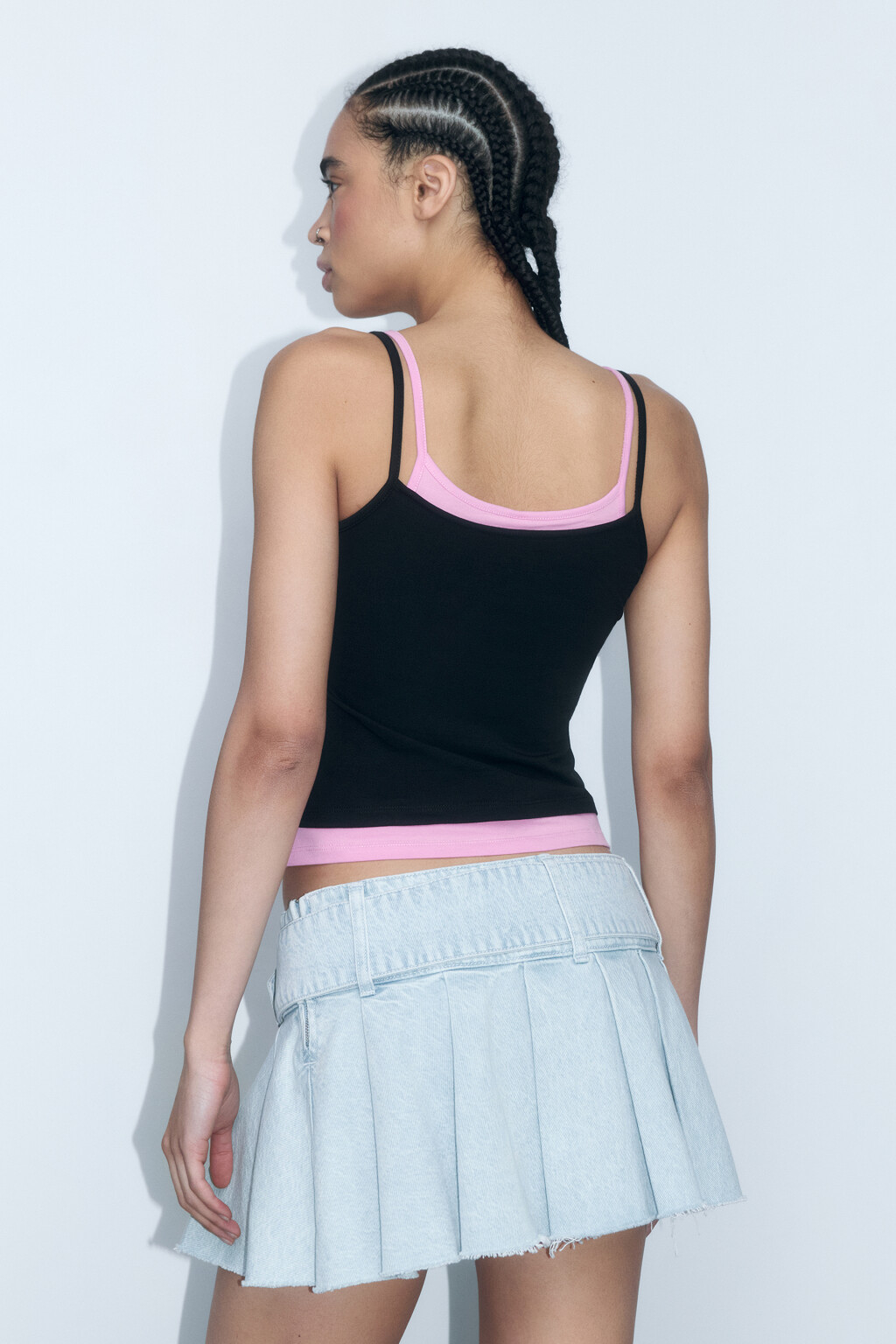 Майка на бретельках двуслойная с надписью - цвет черный - 4