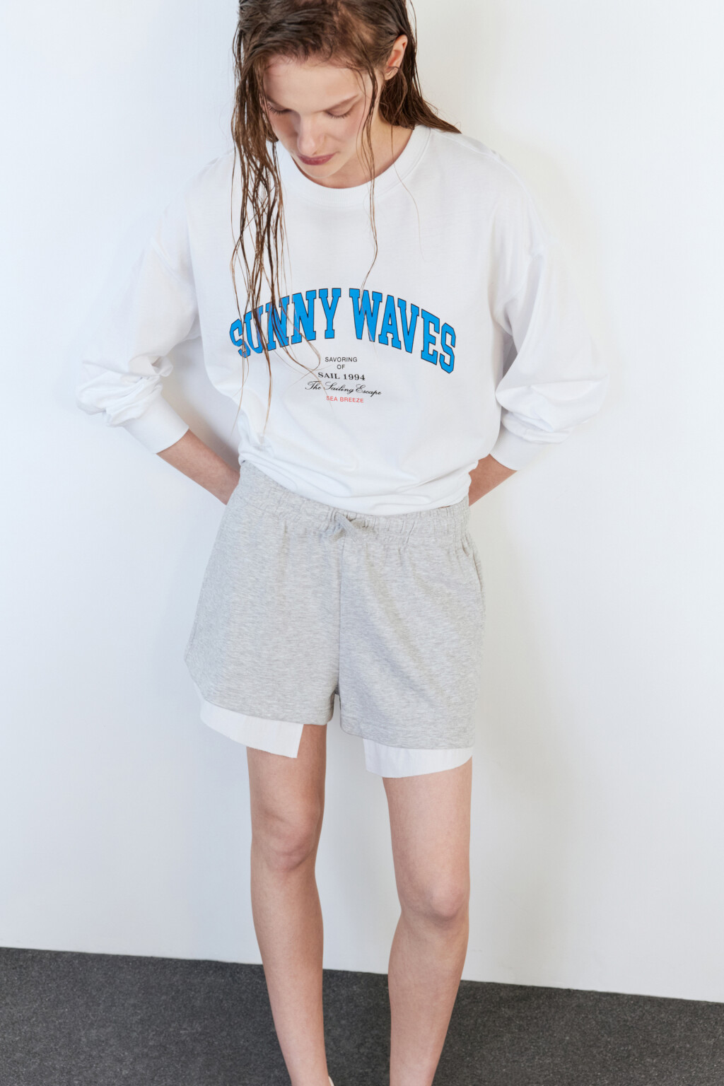 Лонгслив oversize хлопковый с принтом - цвет белый - 1