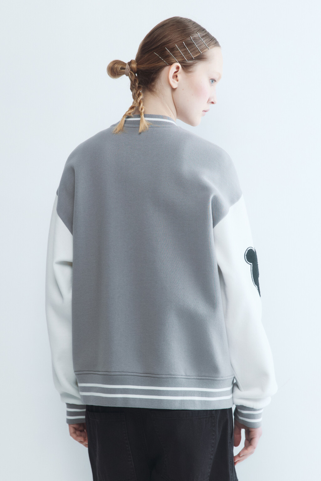 Толстовка-бомбер oversize с патчами - цвет серый - 4