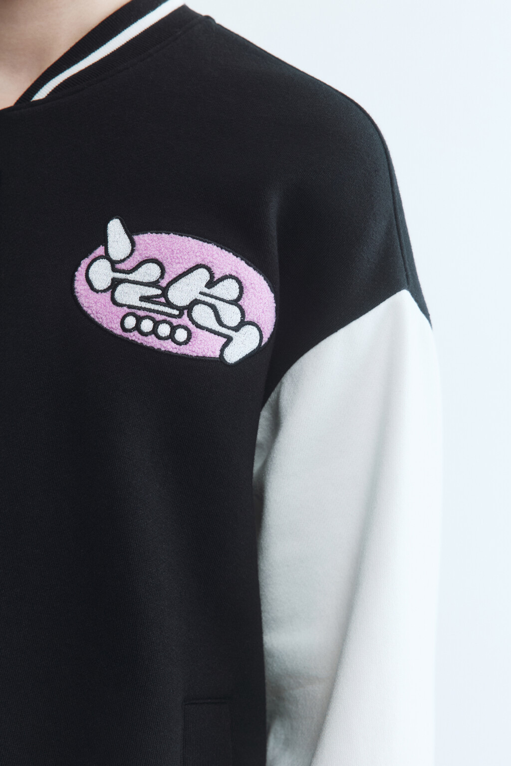 Толстовка-бомбер oversize с патчами - цвет черный - 7