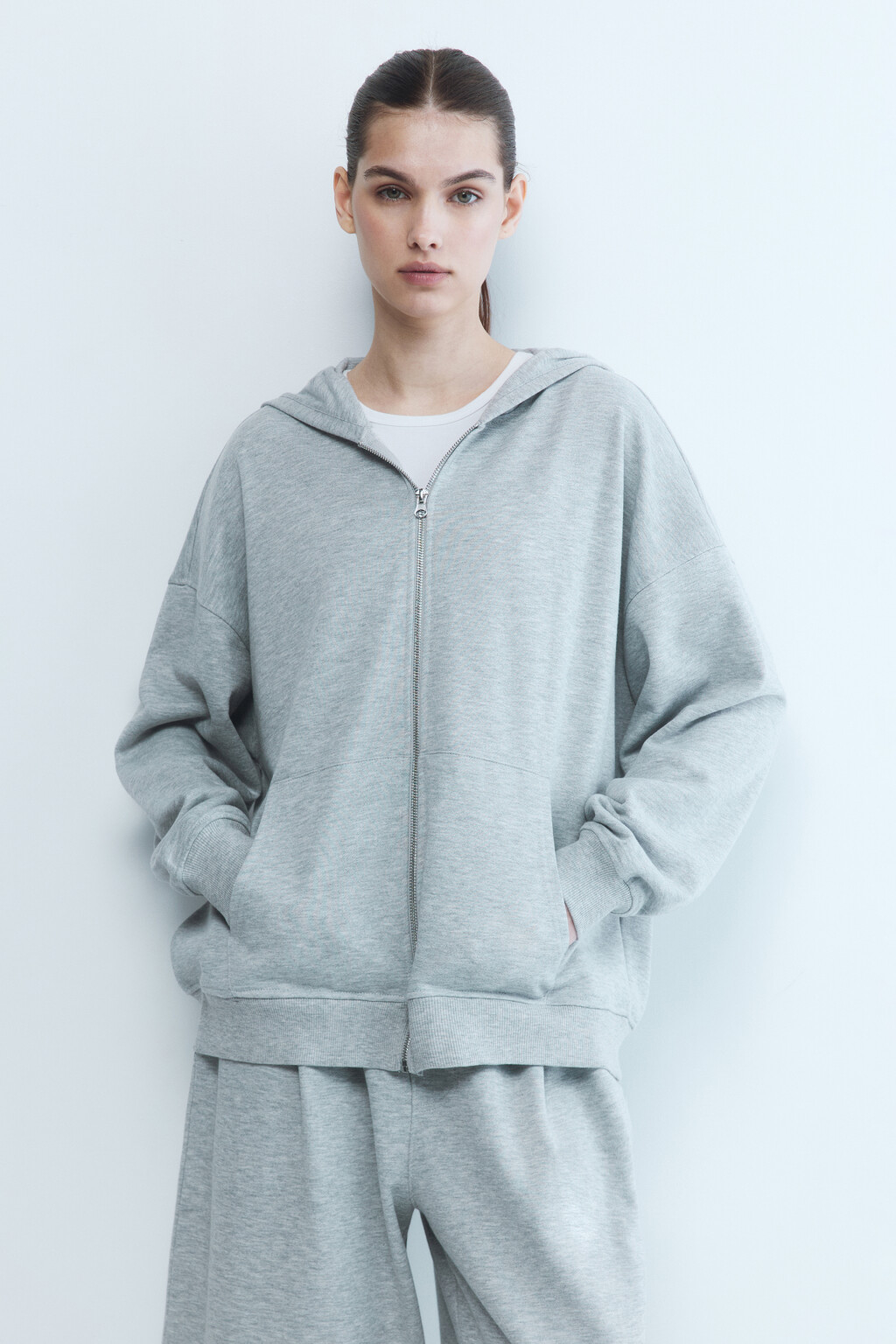 Худи на молнии из футера с капюшоном - цвет серый - 2