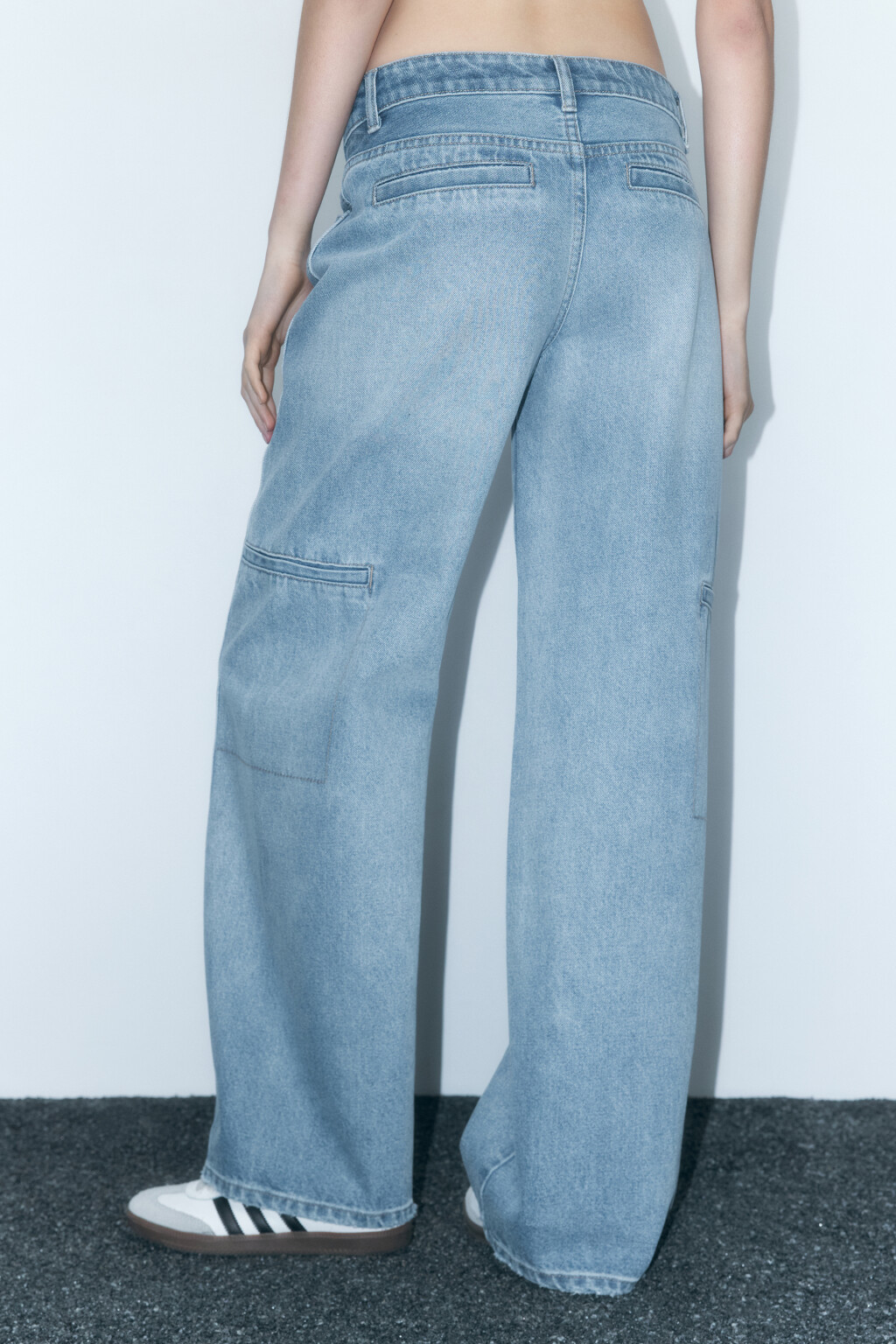 Джинсы широкие с декоративными швами - цвет голубой - 4
