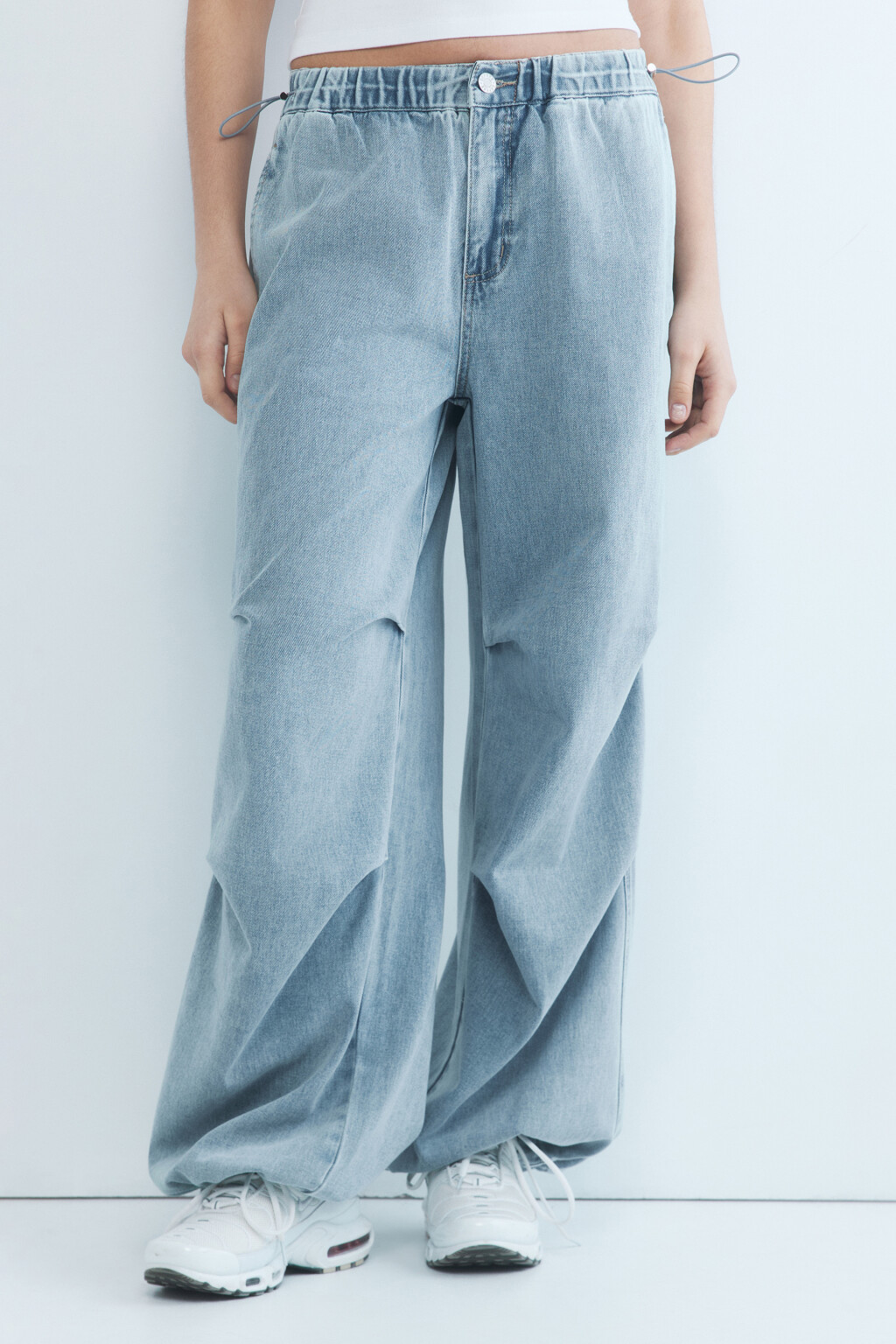 Джинсы-парашюты широкие с драпировками - цвет голубой - 2