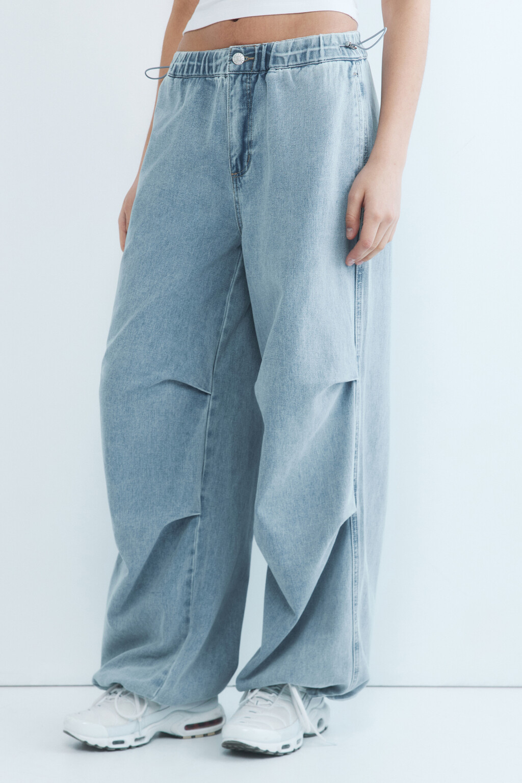 Джинсы-парашюты широкие с драпировками - цвет голубой - 3