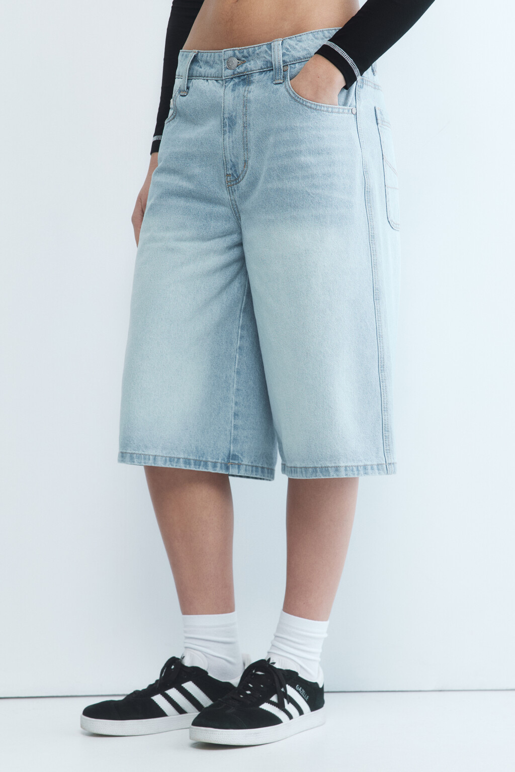 Шорты-бермуды джинсовые с низкой посадкой - цвет голубой - 2