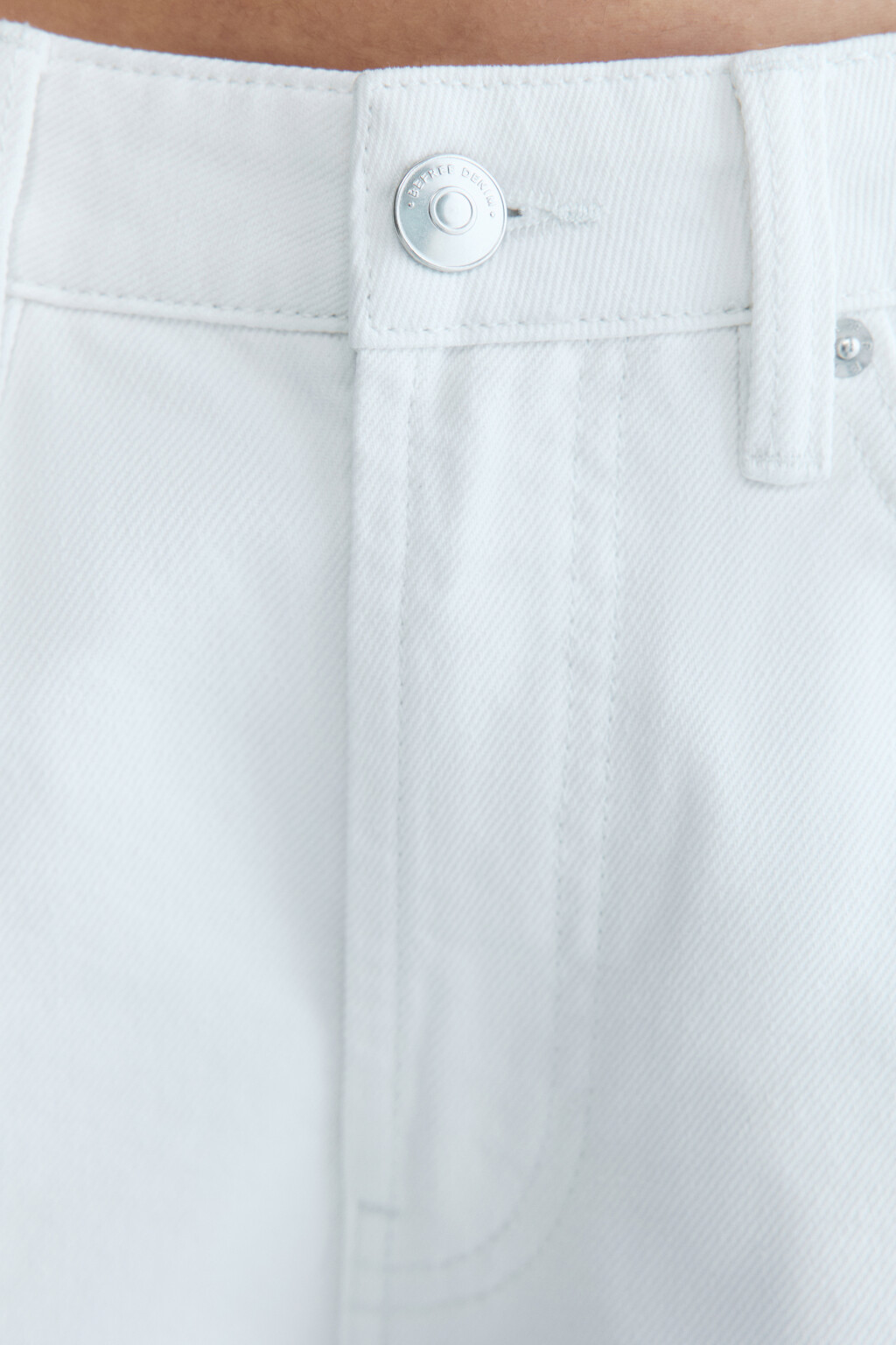 Шорты джинсовые рваные с высокой посадкой - цвет белый - 6