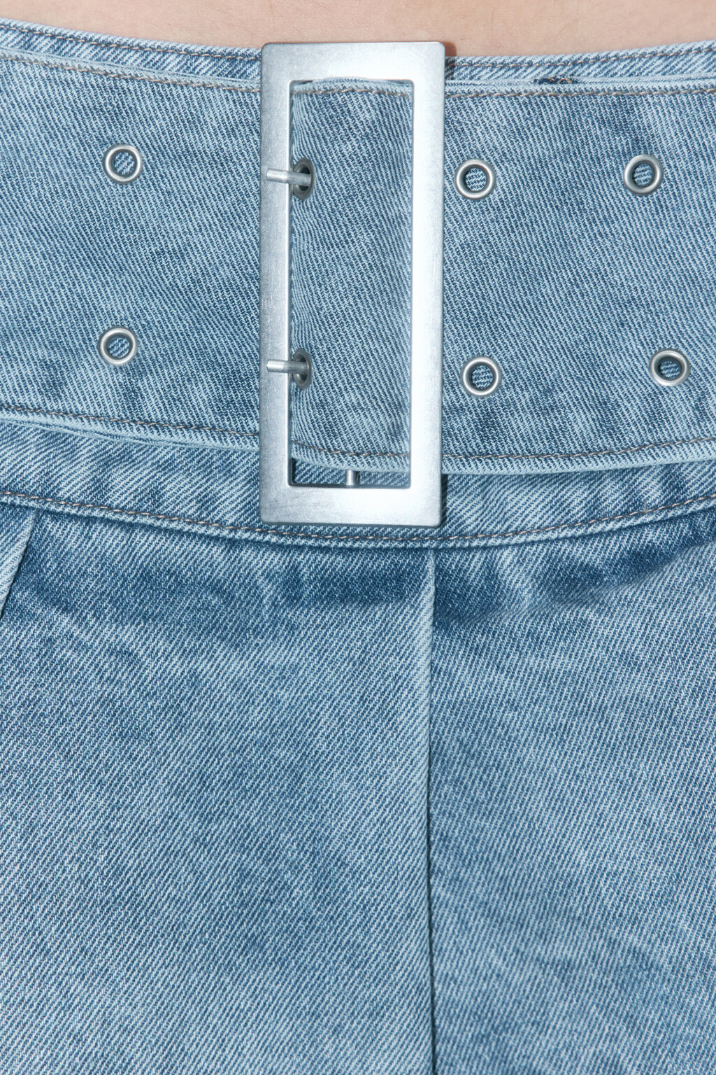 Юбка-шорты джинсовая в складку с ремнем - цвет голубой - 7