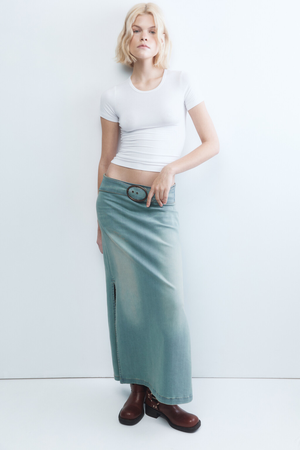 Юбка миди джинсовая прямая с ремнем - цвет синий - 7