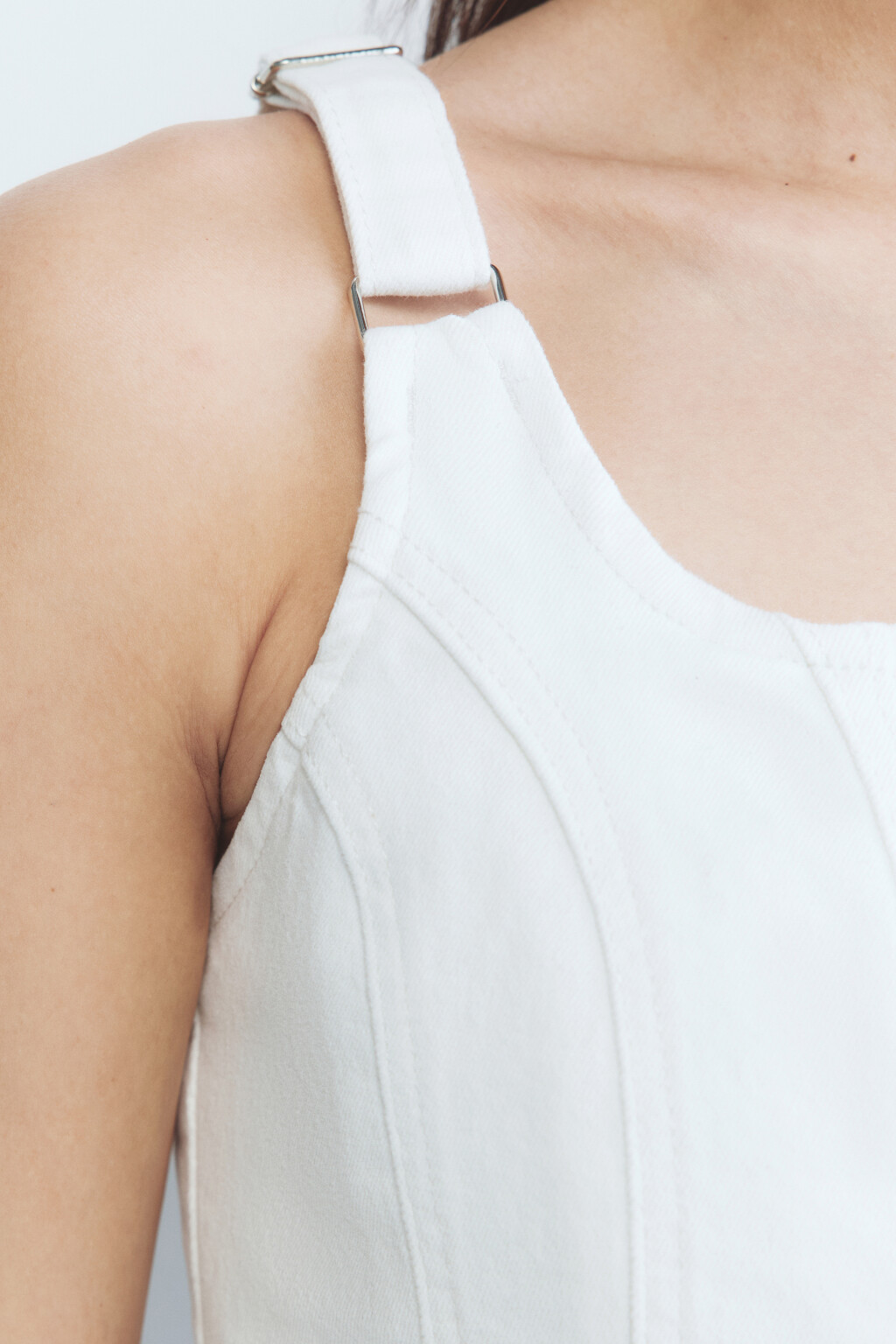 Топ-корсет джинсовый на широких лямках - цвет белый - 7