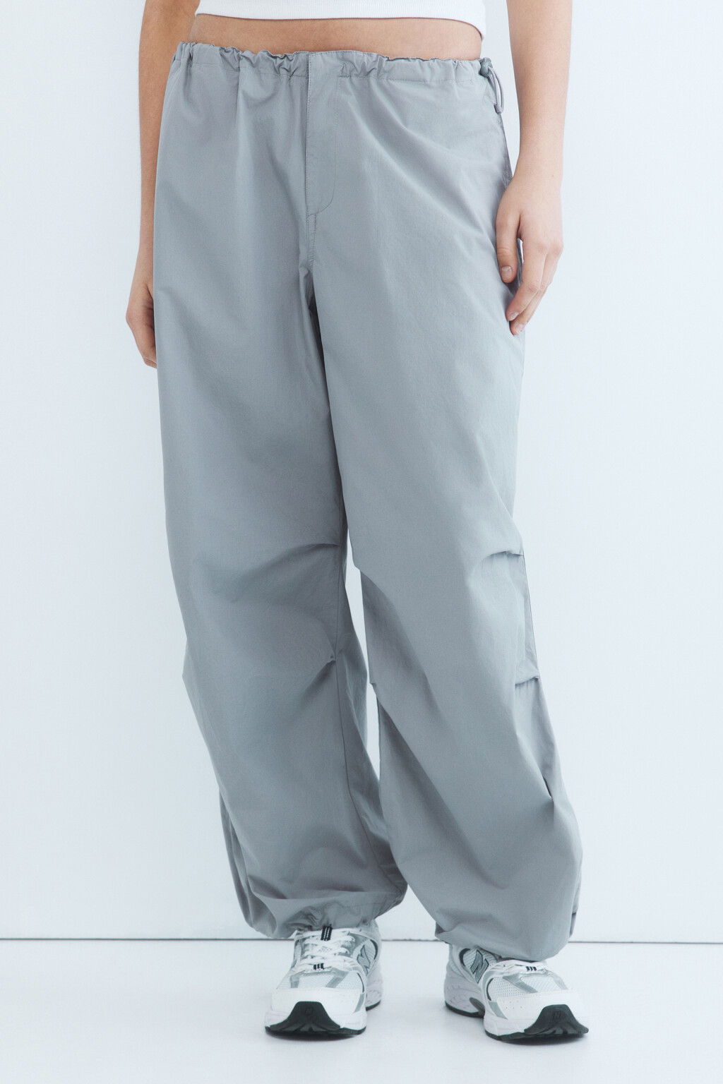 Брюки-парашюты с низкой посадкой - цвет серый - 2