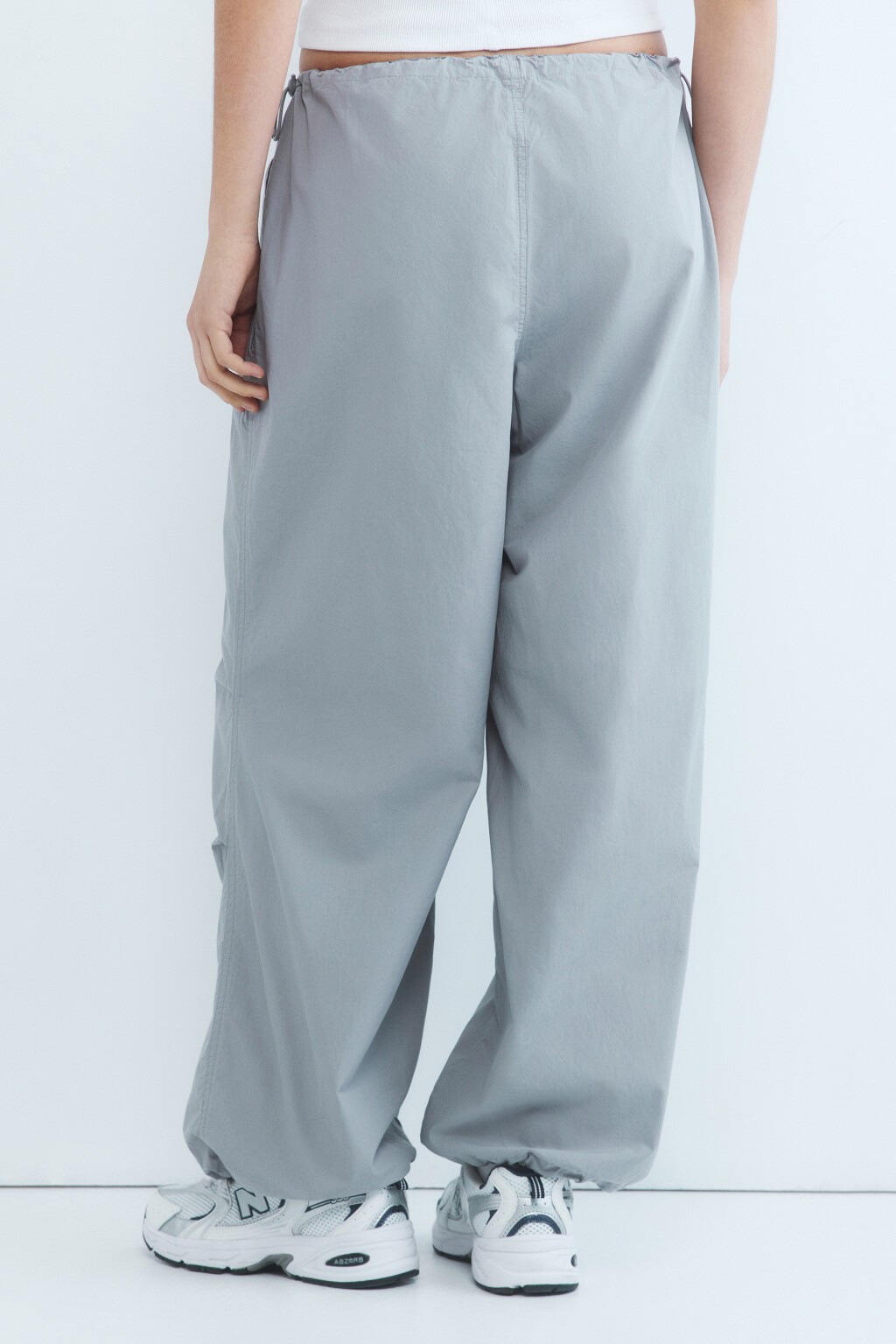 Брюки-парашюты с низкой посадкой - цвет серый - 4