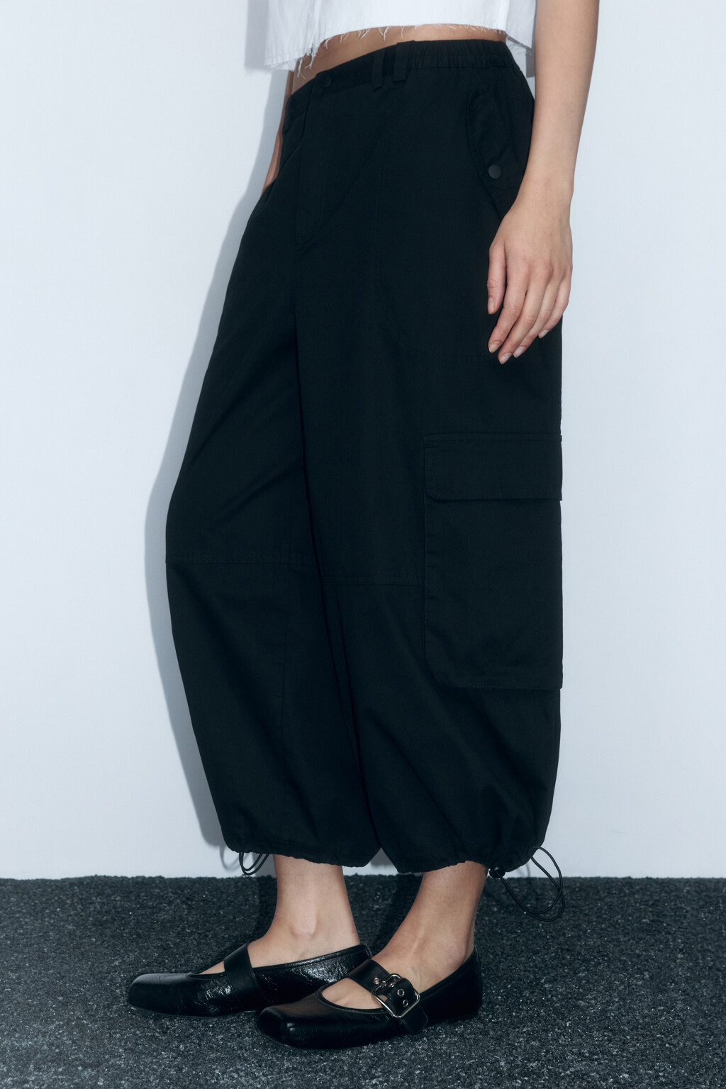 Брюки-парашюты укороченные хлопковые с утяжками - цвет черный - 3