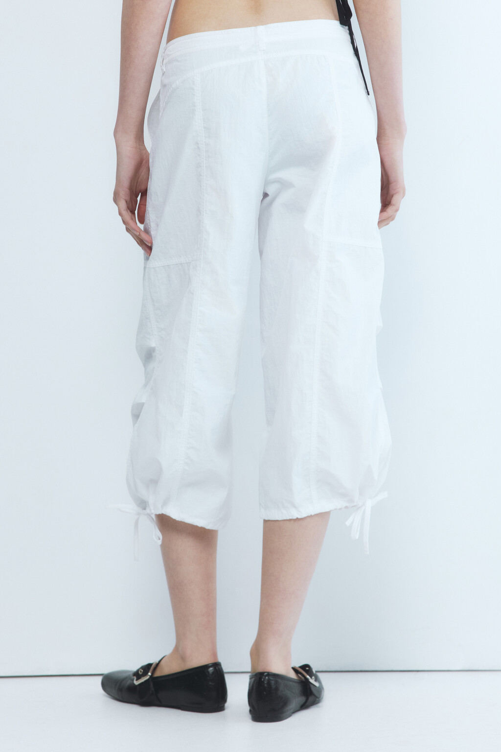 Брюки-капри широкие из нейлона - цвет белый - 4