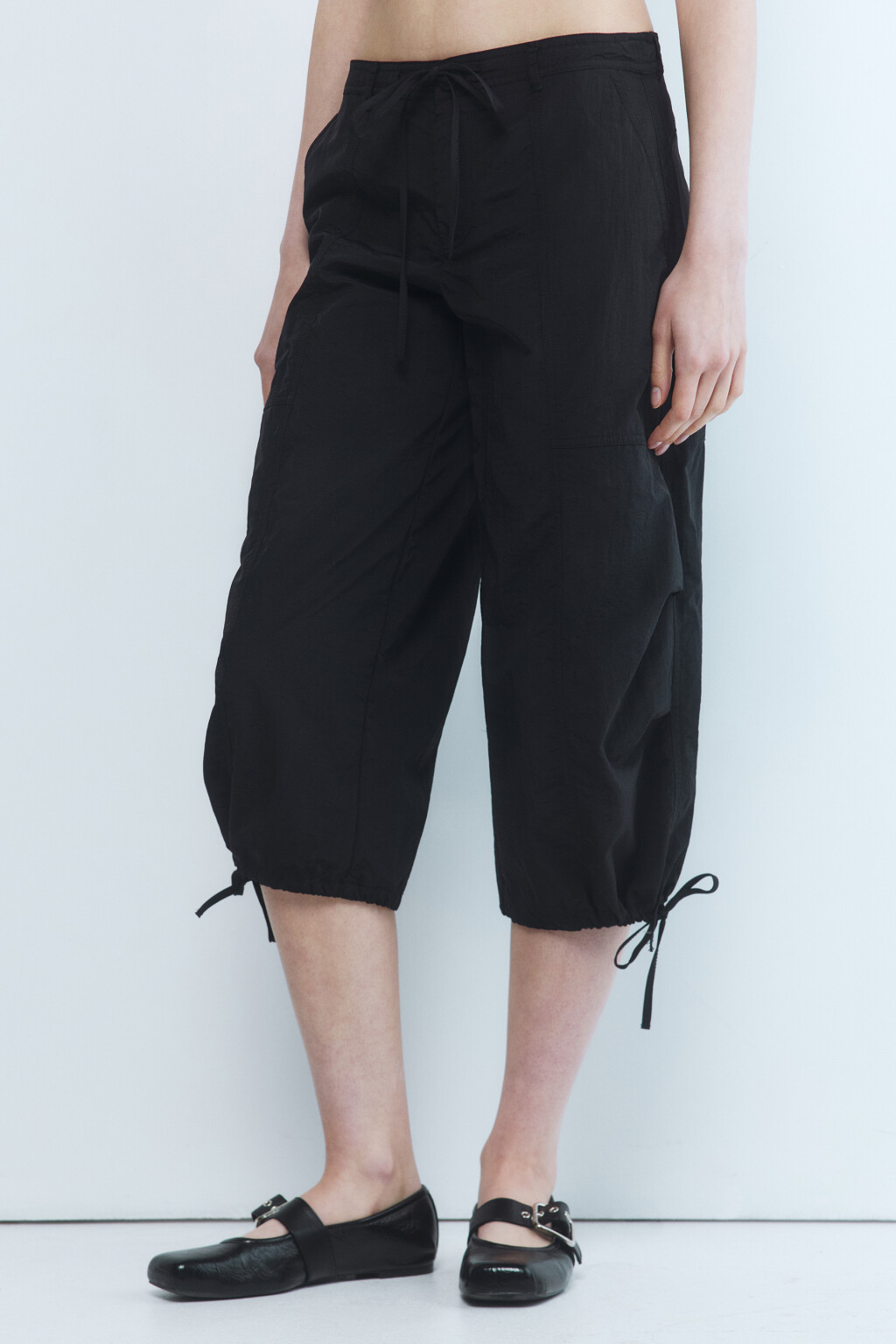 Брюки-капри широкие из нейлона - цвет черный - 4
