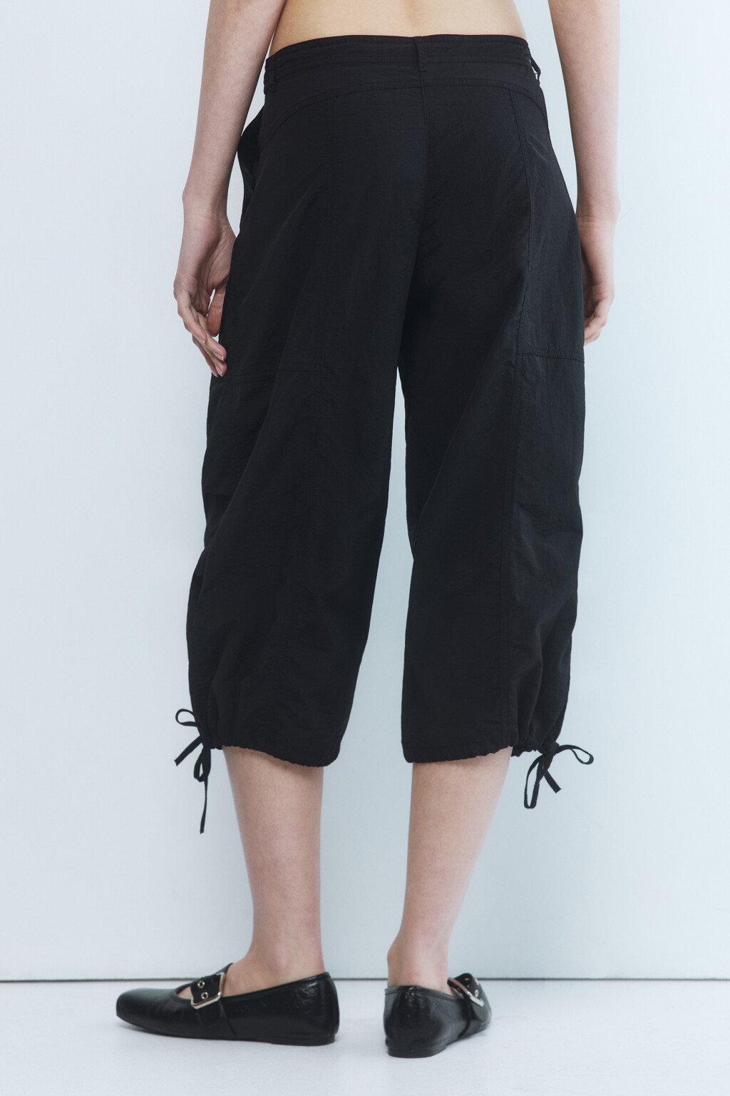 Брюки-капри широкие из нейлона - цвет черный - 5
