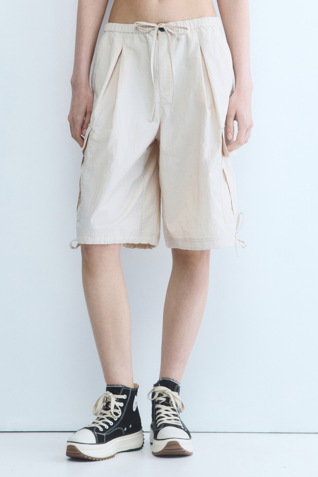 Шорты-бермуды широкие с карманами-карго - цвет бежевый - 2