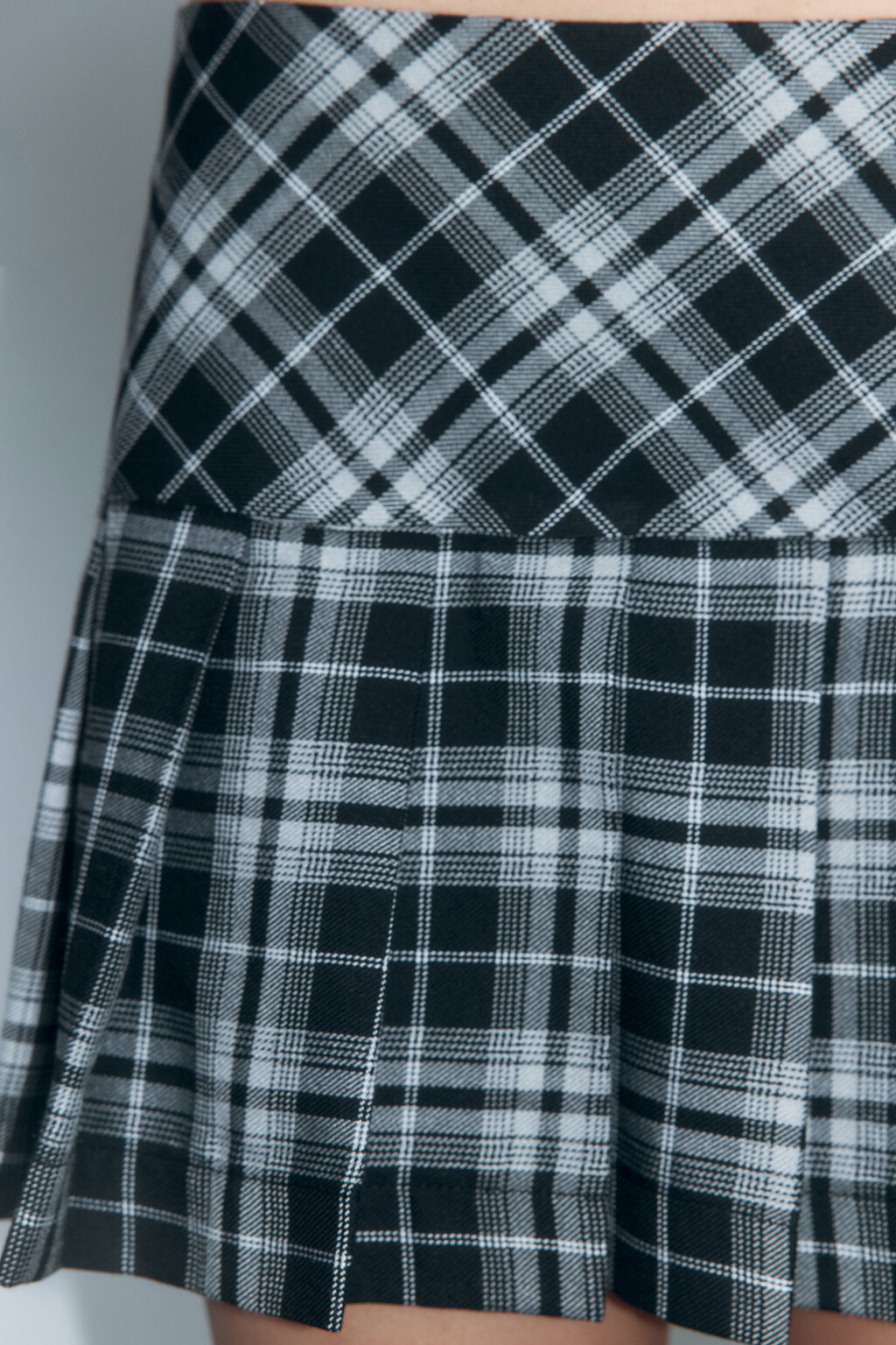 Юбка мини плиссированная в клетку - цвет черный - 6
