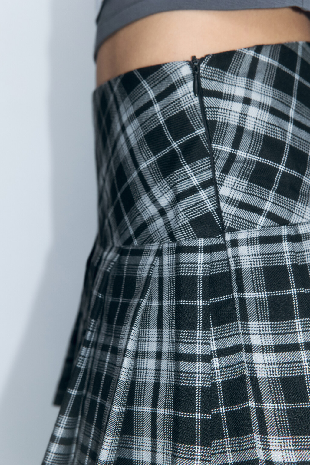 Юбка мини плиссированная в клетку - цвет черный - 7
