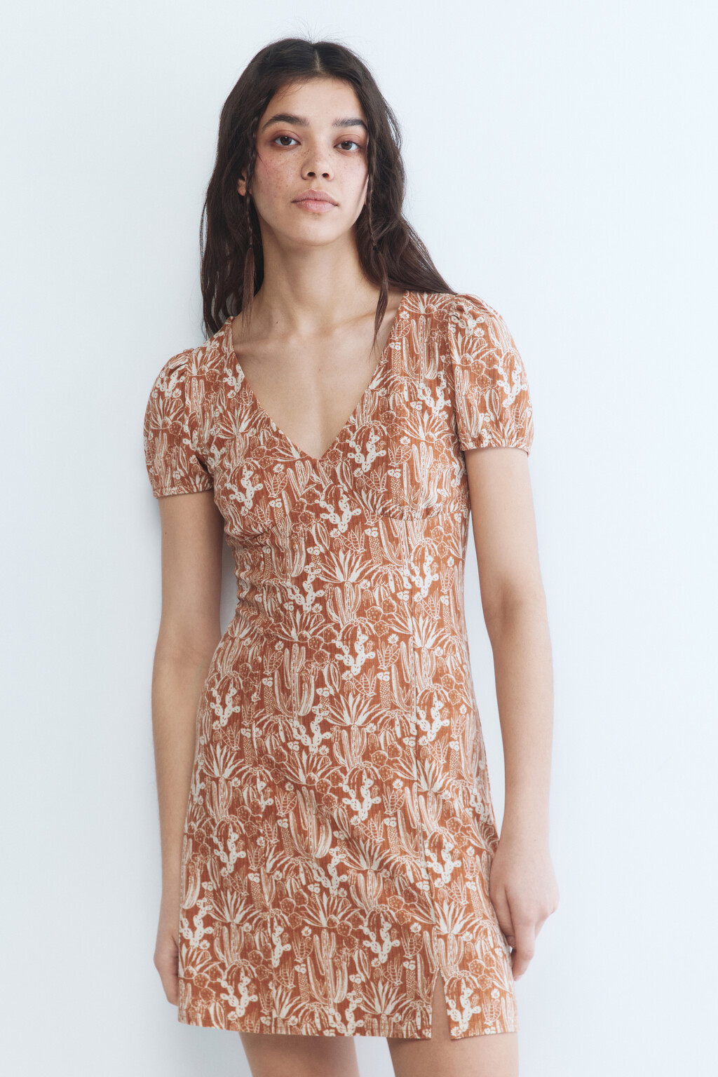 Платье мини с открытой спинкой и шнуровкой - цвет бежевый - 2