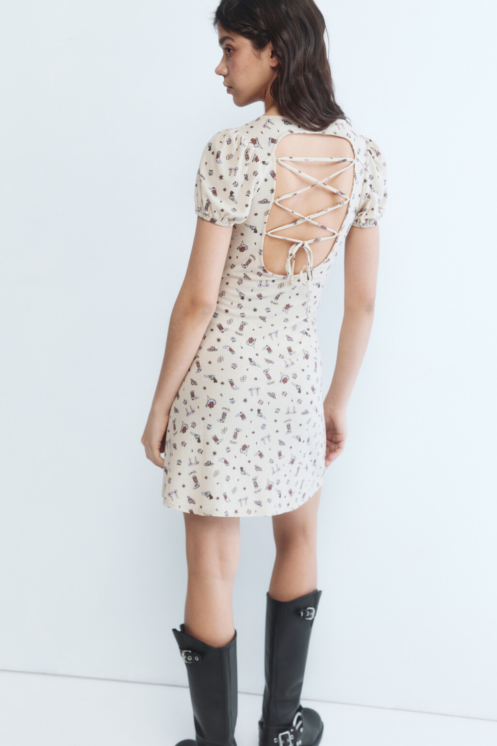 Платье мини с открытой спинкой и шнуровкой - цвет розовый - 2