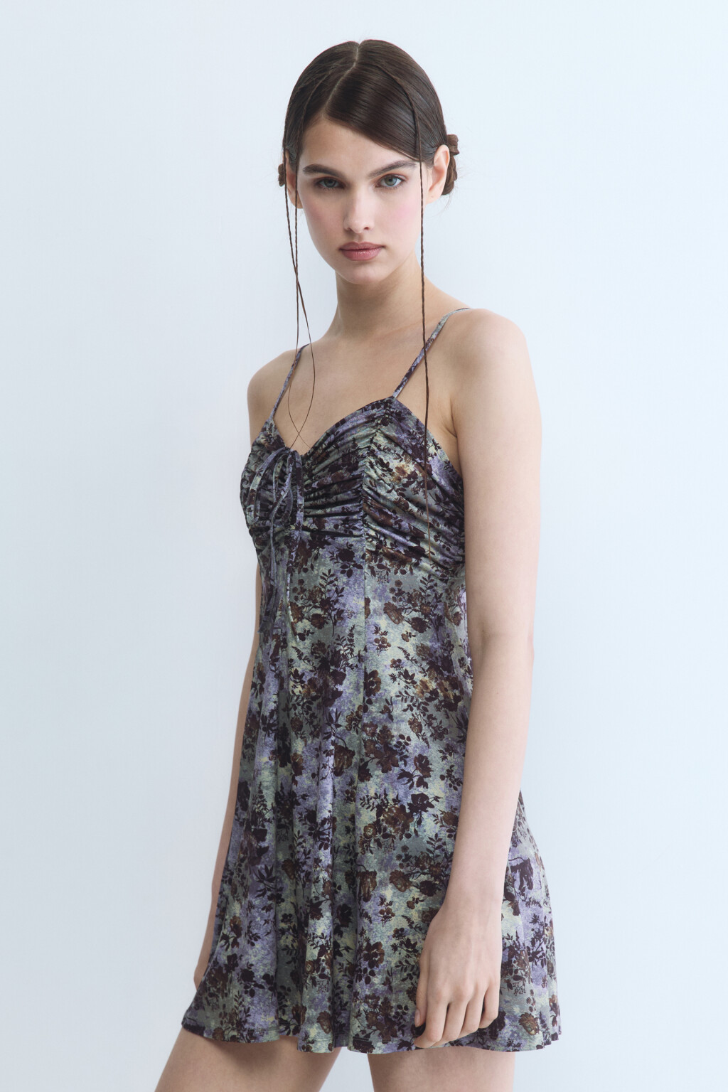 Платье-сарафан мини с драпировками и завязками - цвет мультиколор - 4