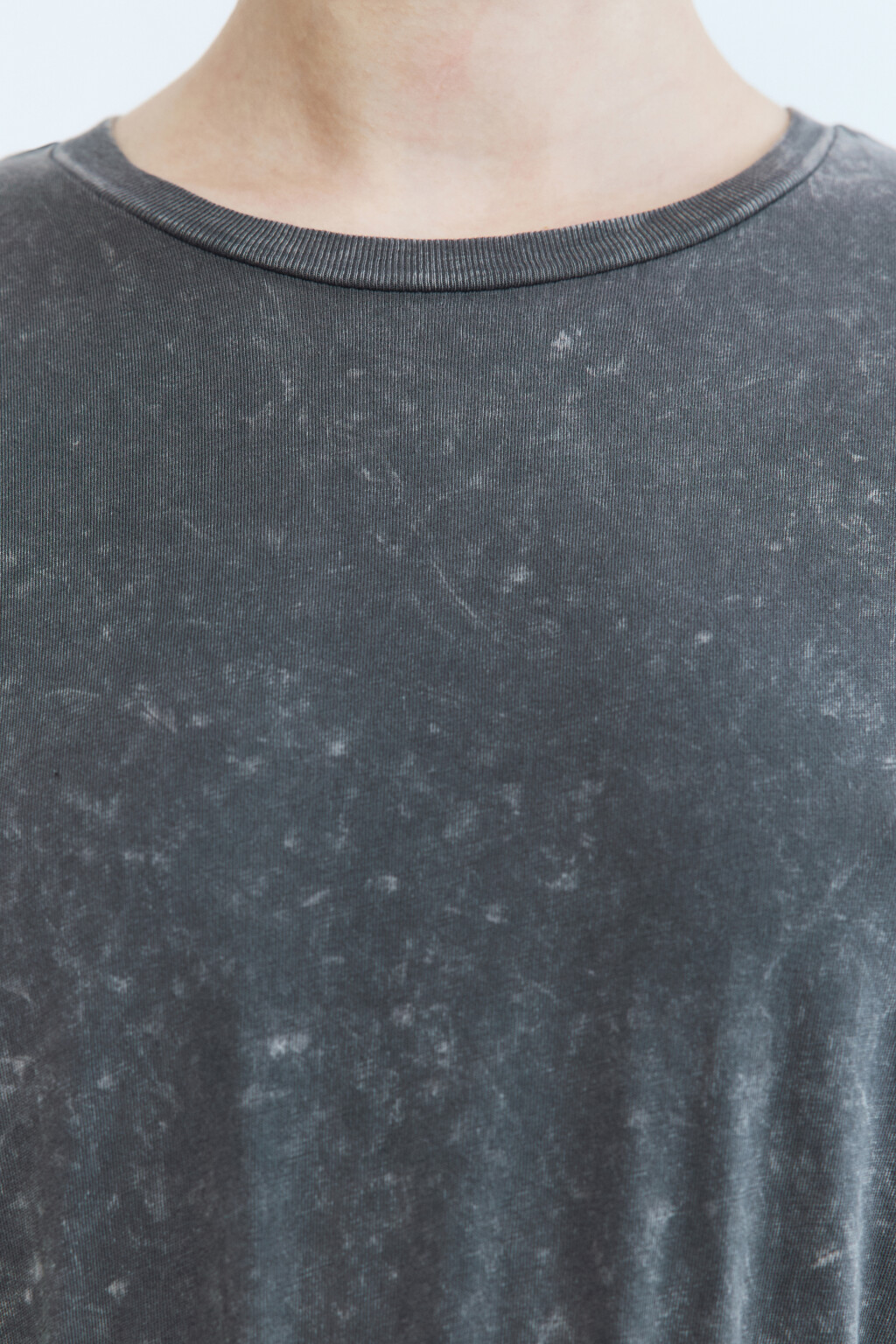 Платье-футболка мини хлопковое с ярусной юбкой - цвет серый - 6