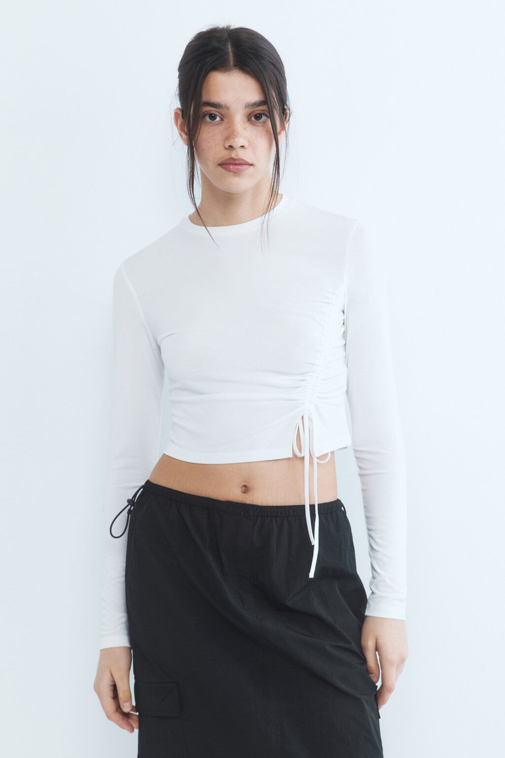 Лонгслив укороченный с кулиской - цвет белый - 2