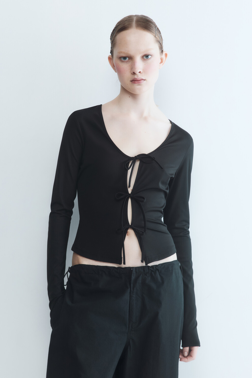 Блузка-топ со шнуровкой - цвет черный - 3