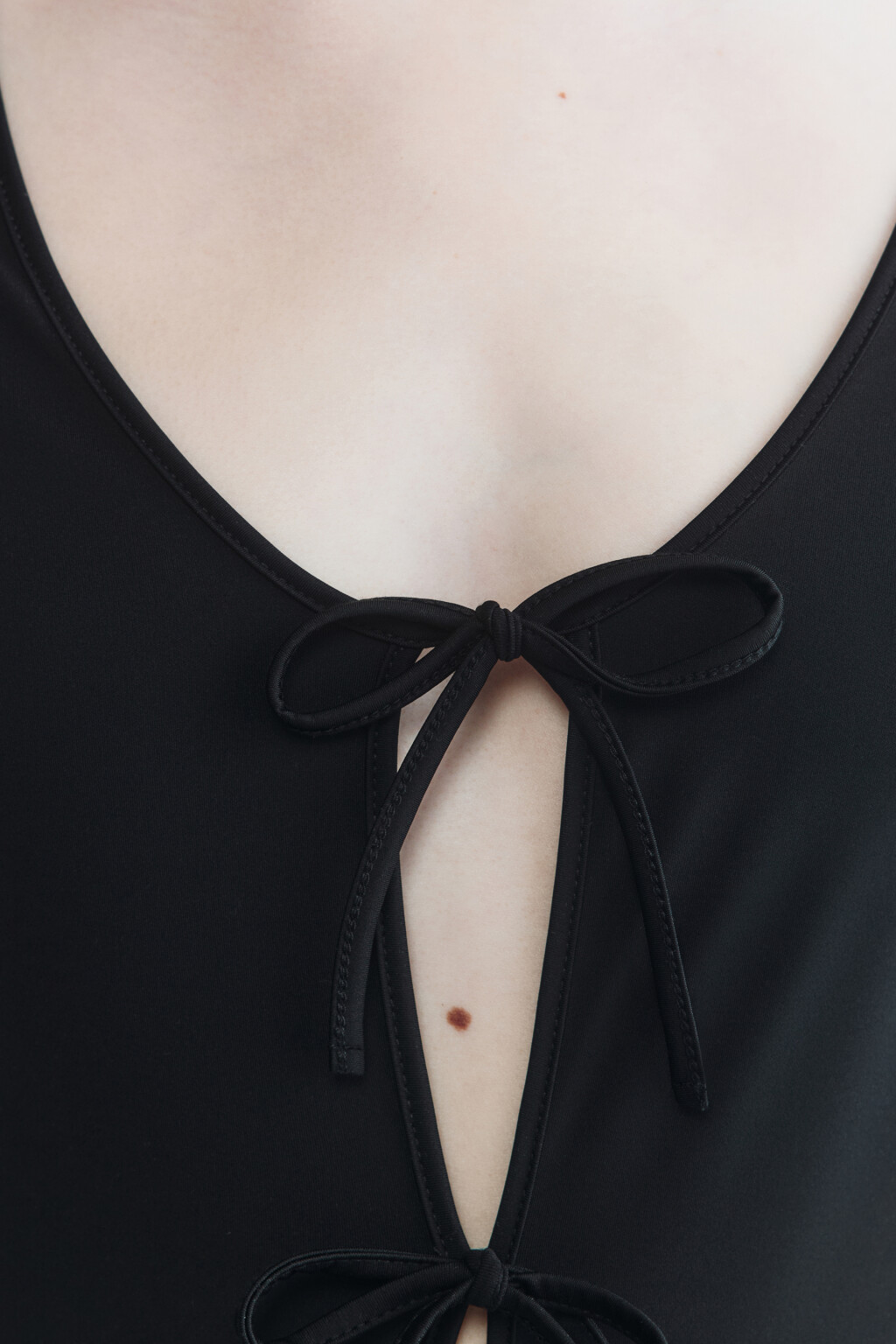 Блузка-топ со шнуровкой - цвет черный - 6
