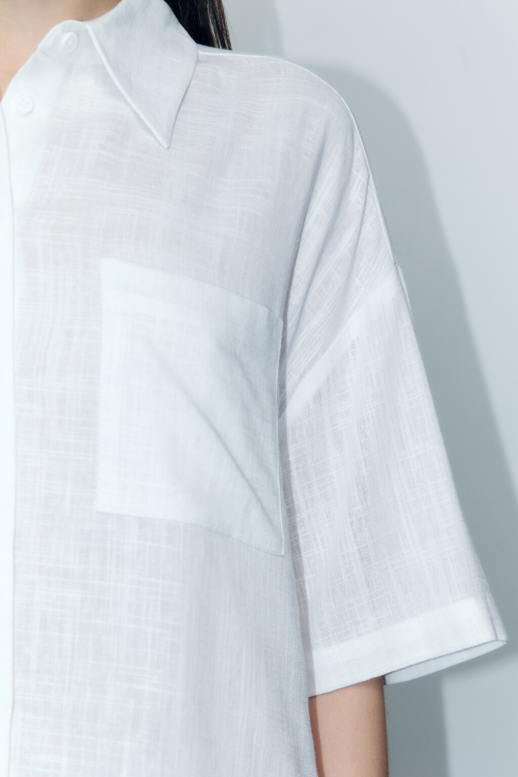 Рубашка укороченная льняная с коротким рукавом - цвет белый - 7