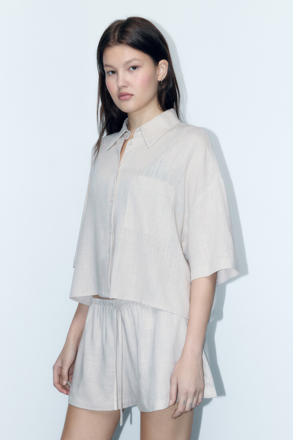 Рубашка укороченная льняная с коротким рукавом - цвет бежевый - 3