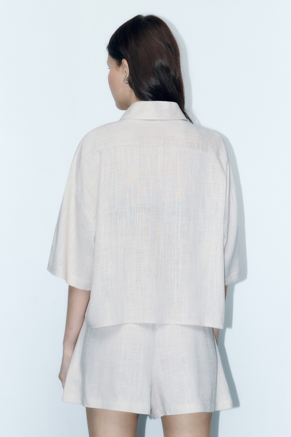 Рубашка укороченная льняная с коротким рукавом - цвет бежевый - 4