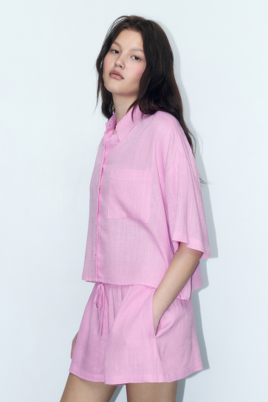 Рубашка укороченная льняная с коротким рукавом - цвет розовый - 4
