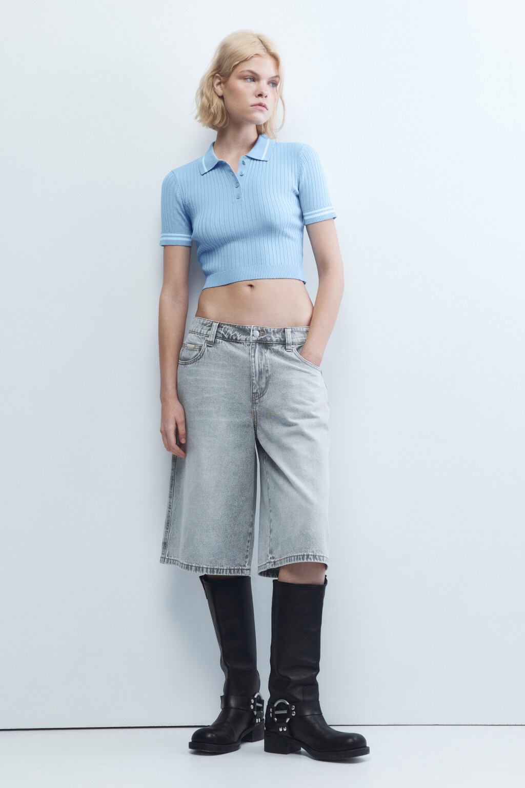 Футболка-топ укороченная с воротником-поло - цвет голубой - 5