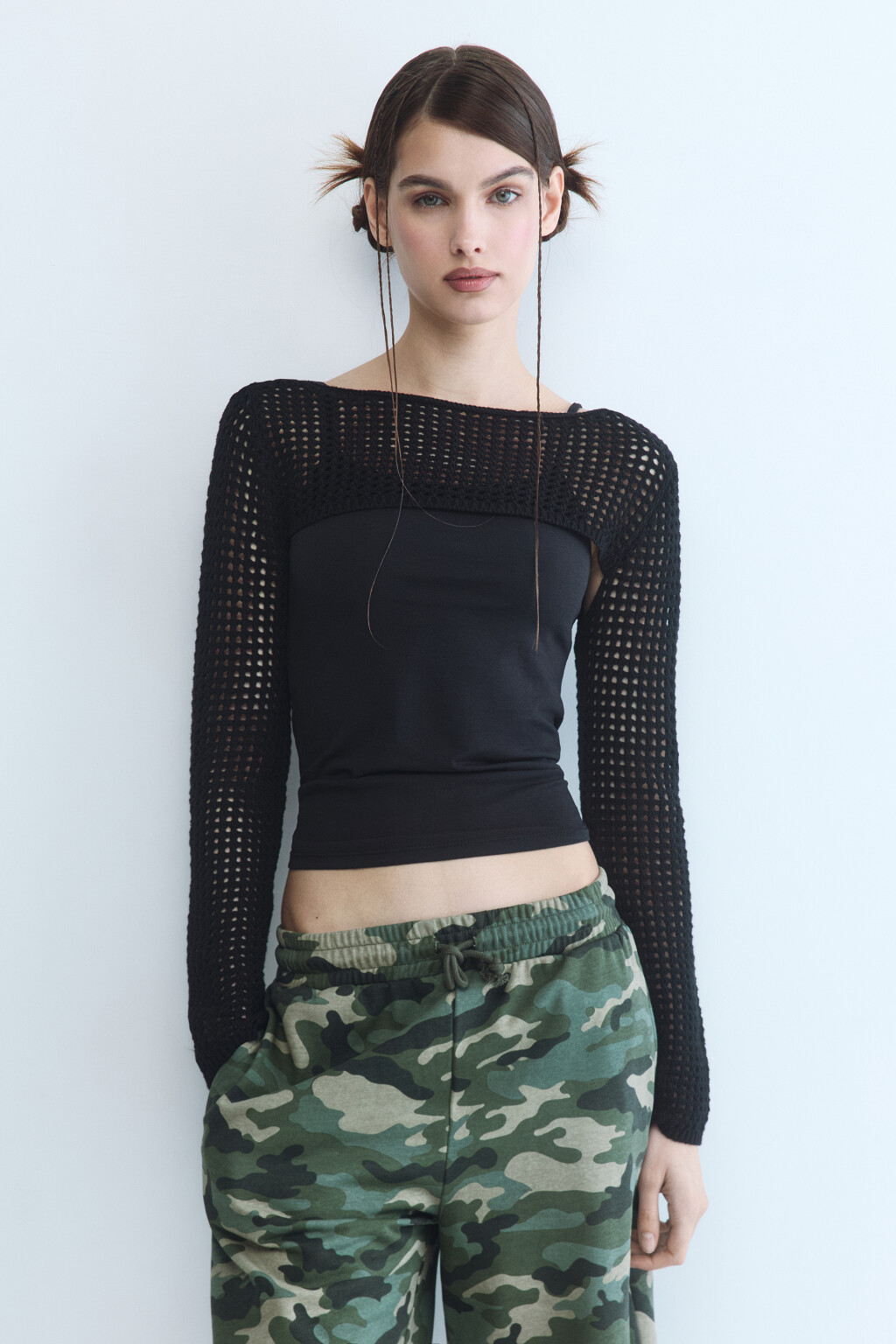 Болеро вязаное ажурное с длинными рукавами - цвет черный - 3