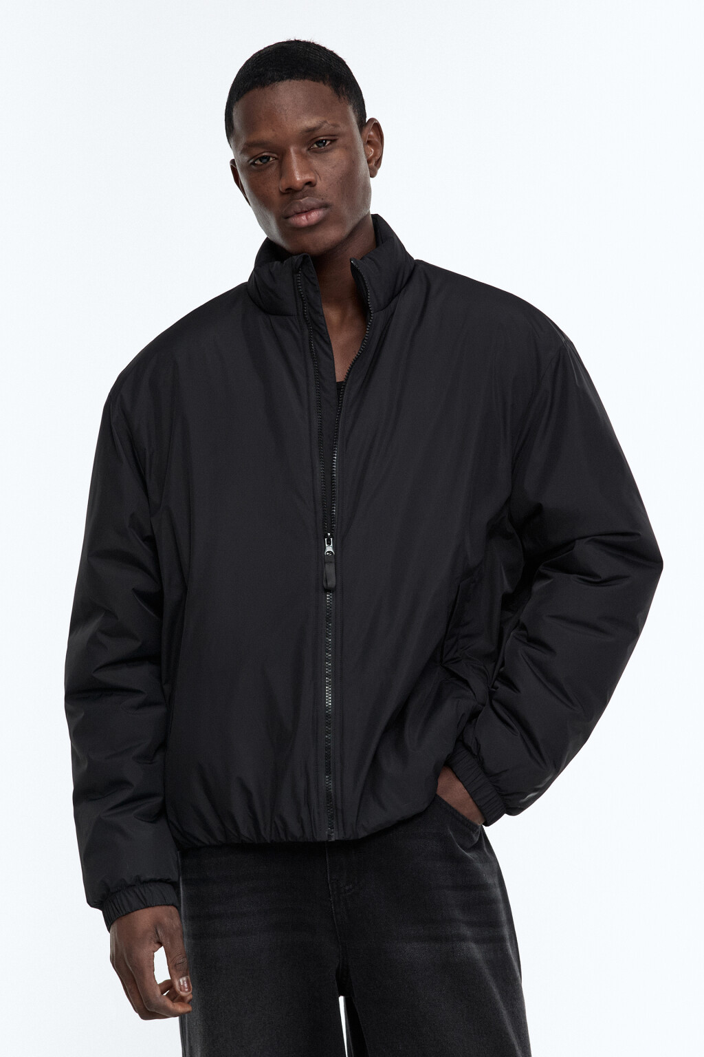 Куртка-бомбер с воротником-стойкой - цвет черный - 4