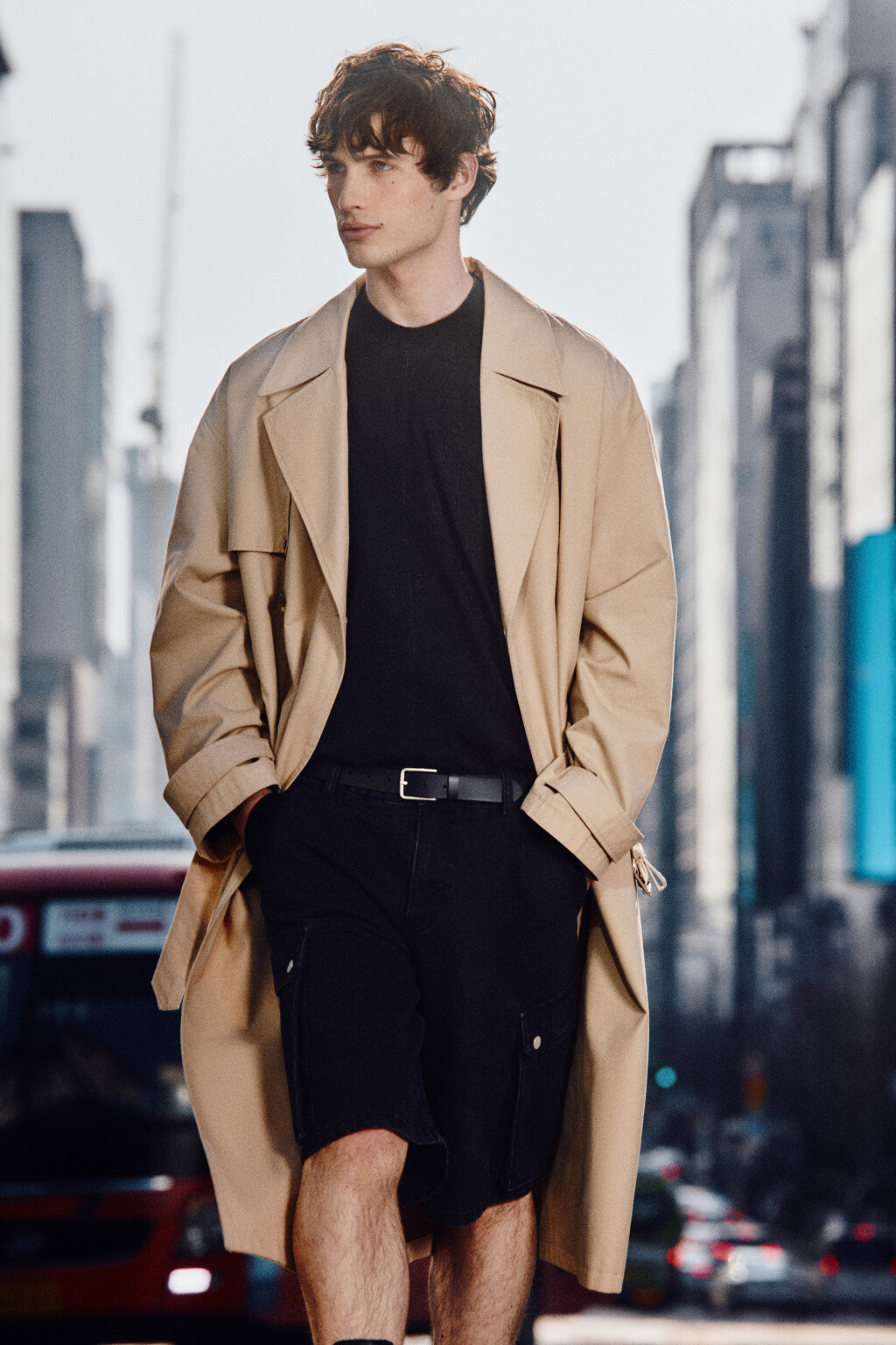 Плащ-тренчкот двубортный с поясом - цвет бежевый - 8